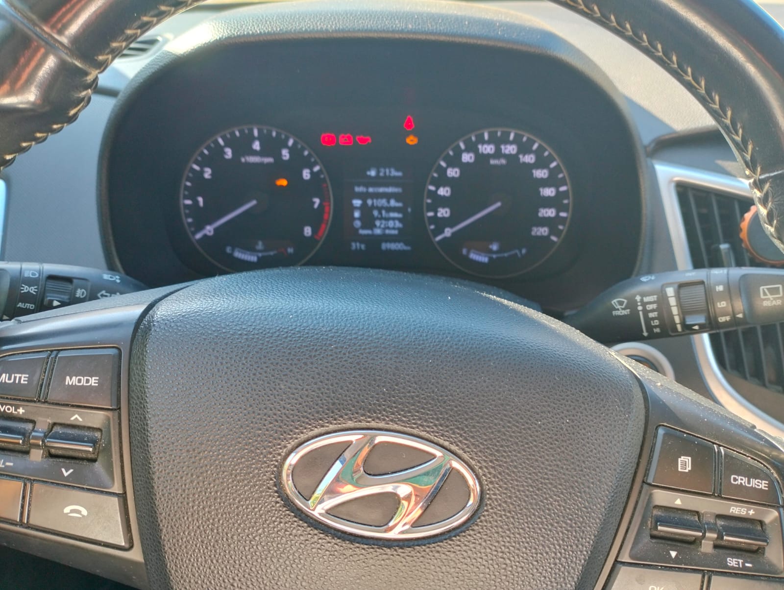 Ariana Ville Cite Ennasr 2 Hyundai Autre Modle Hyundai creta 2019 90000 km 7cv bvm