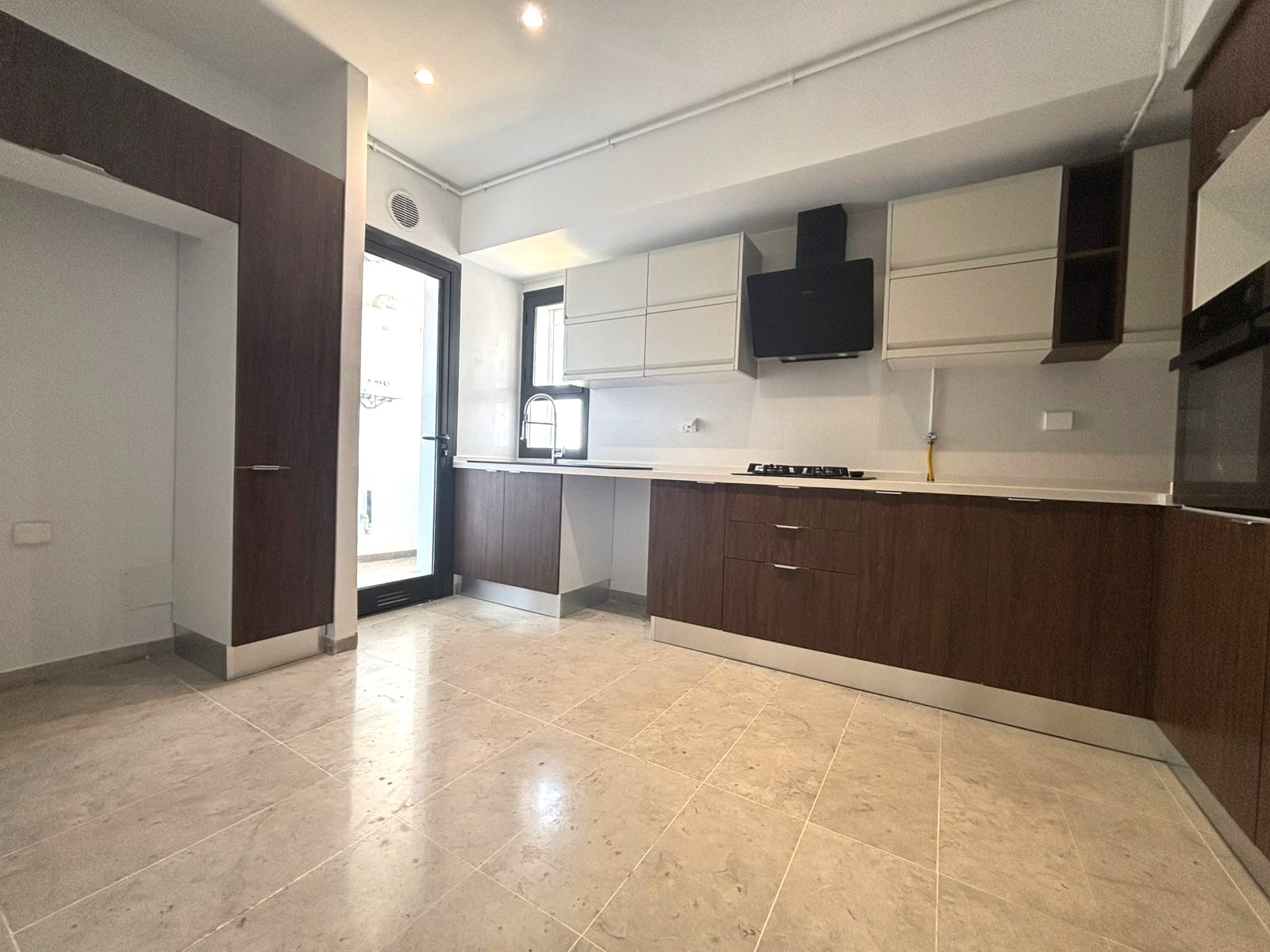 Ain Zaghouan Jardins de Carthage Location Appart. 3 pices Appartement s2 de 130m2 aux jardins de carthage