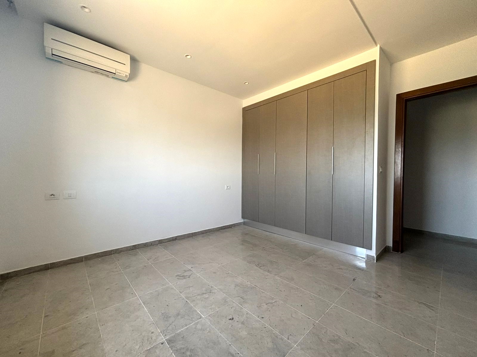 Ain Zaghouan Jardins de Carthage Location Appart. 3 pices Appartement s2 de 130m2 aux jardins de carthage