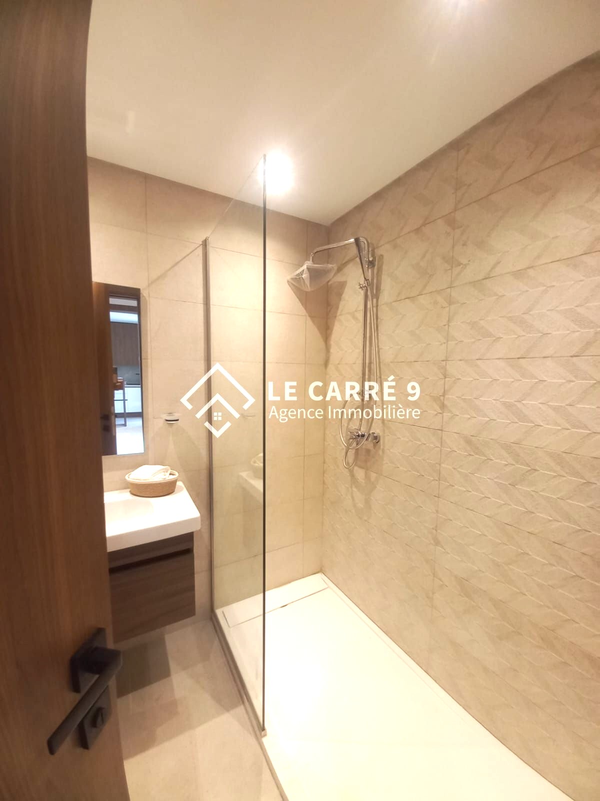 Ain Zaghouan Ain Zaghouan Location Appart. 3 pices S1 meubl  ain zaghouan nord