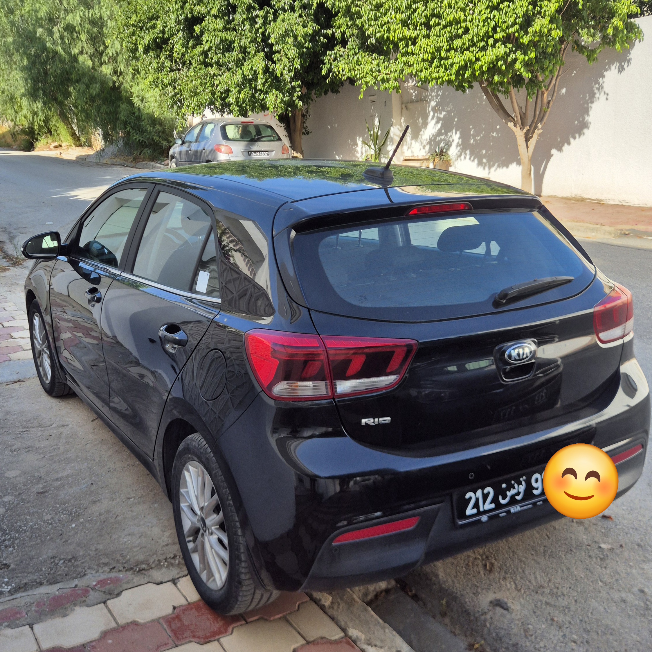 Ariana Ville Cite Ennasr 2 Kia Rio 1re main   excellent tat   trs bien entretenue