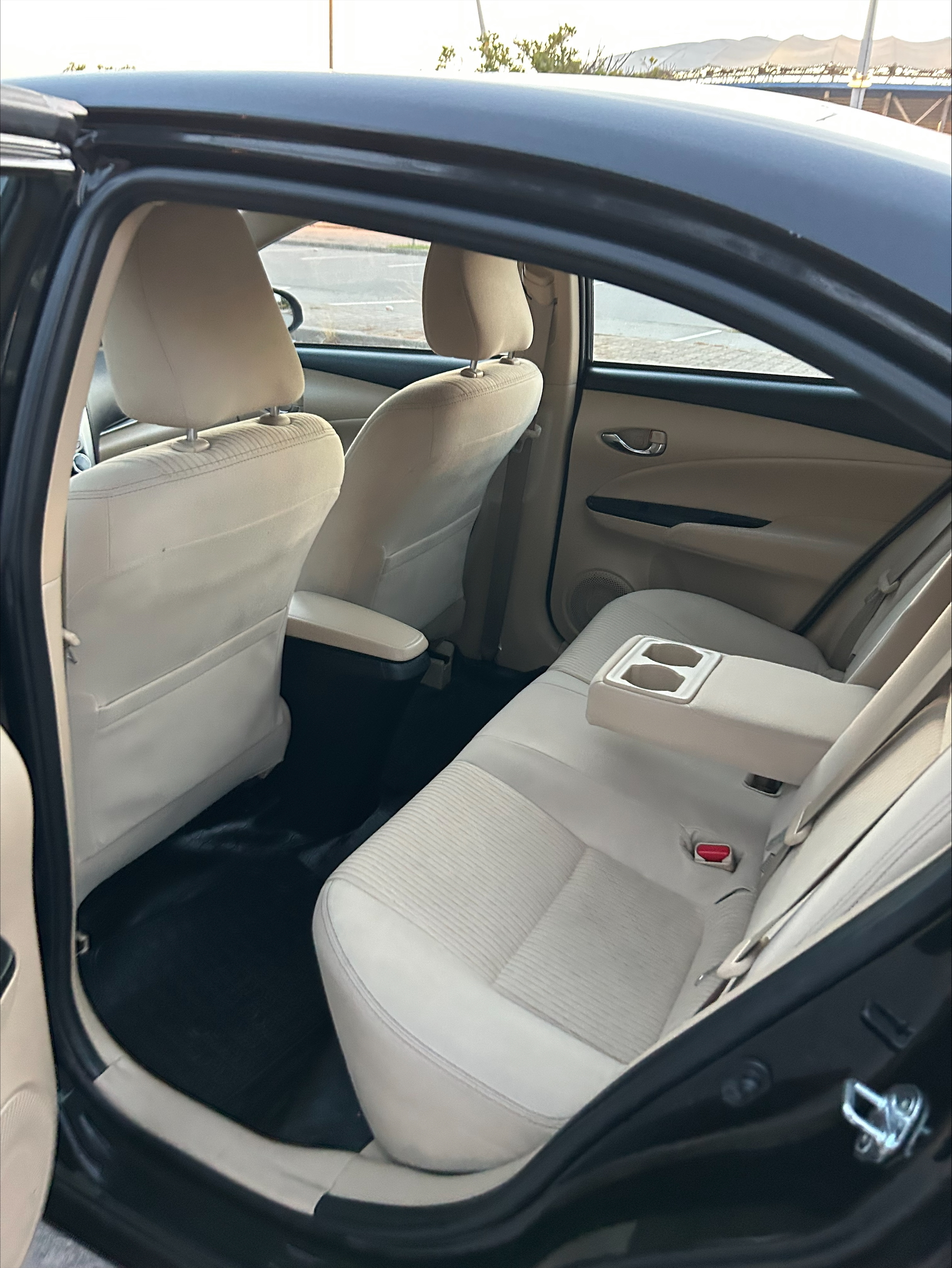 La Marsa Berge Du Lac Toyota Yaris Toyota yaris sedan elegance