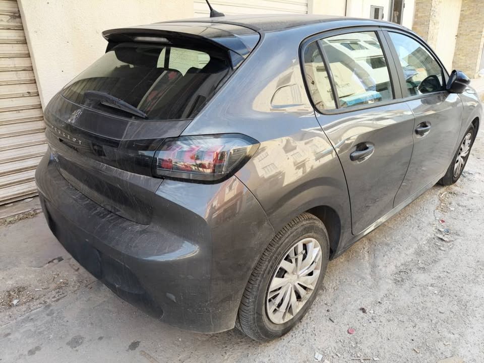 Mannouba Denden Peugeot 208 208 populaire sous garantie