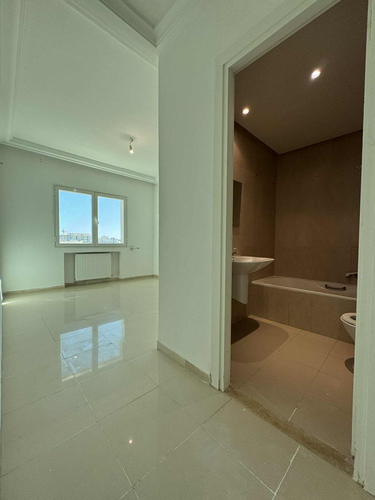 Mnihla Jardins d'el Menzah Location Appart. 4 pices Appartement s3  jardin d'el menzah