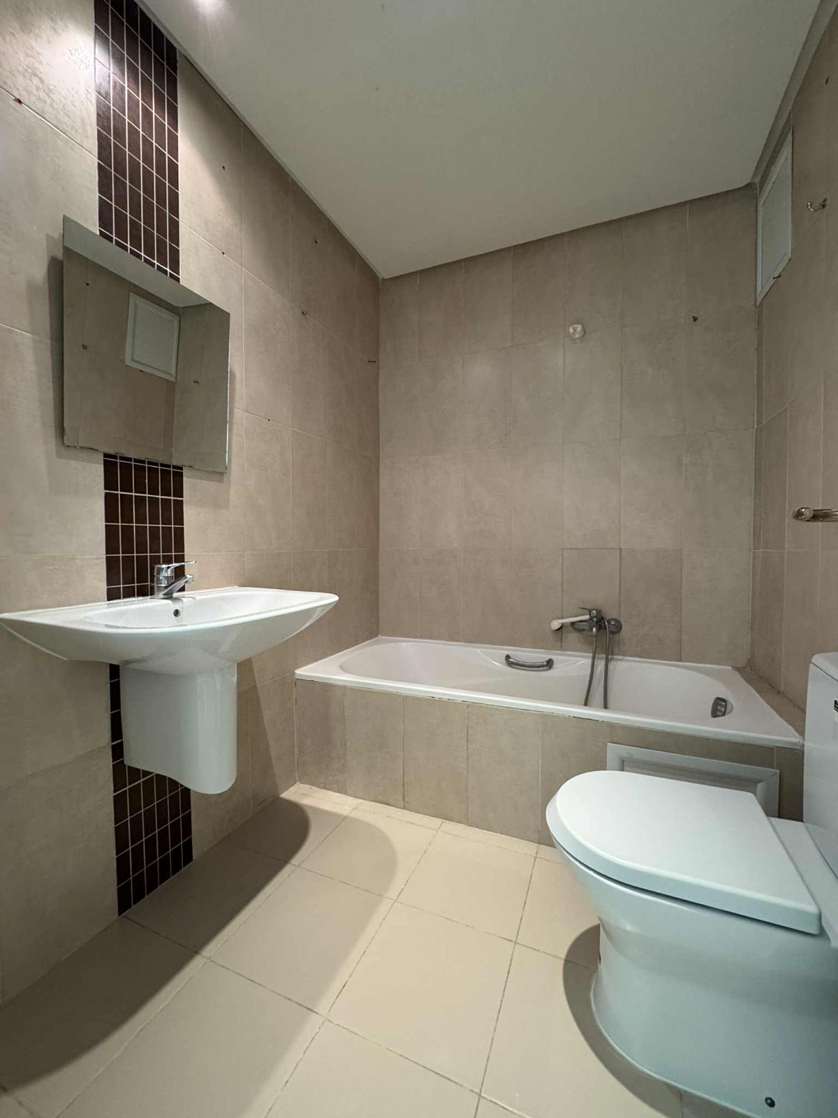 Mnihla Jardins d'el Menzah Location Appart. 4 pices Appartement s3  jardin d'el menzah