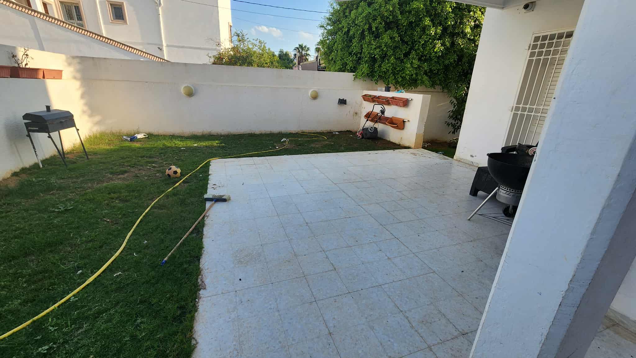 Ain Zaghouan Ain Zaghouan Vente Maisons Villa plus 3 appartements  l'aouina