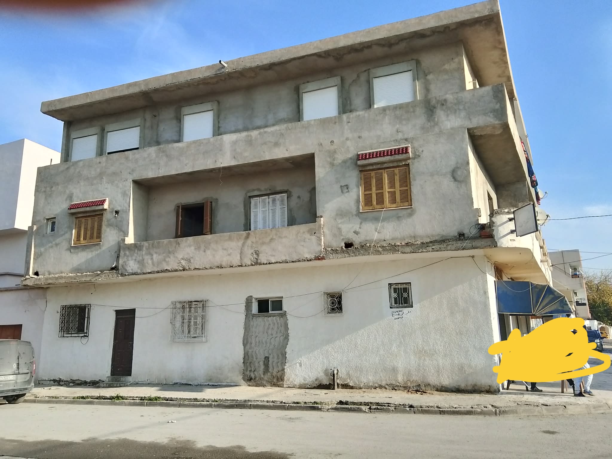 Mannouba Denden Vente Appart. 5 pices+ Maison et 4appartement et 3garages au den den
