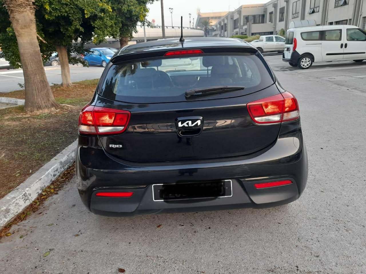 Raoued&nbsp;Raoued&nbsp;Kia&nbsp;Rio&nbsp;Kia rio noire s�rie 228
