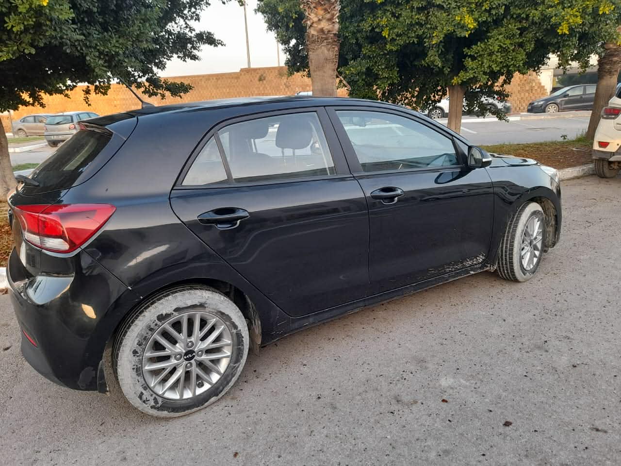 Raoued&nbsp;Raoued&nbsp;Kia&nbsp;Rio&nbsp;Kia rio noire s�rie 228