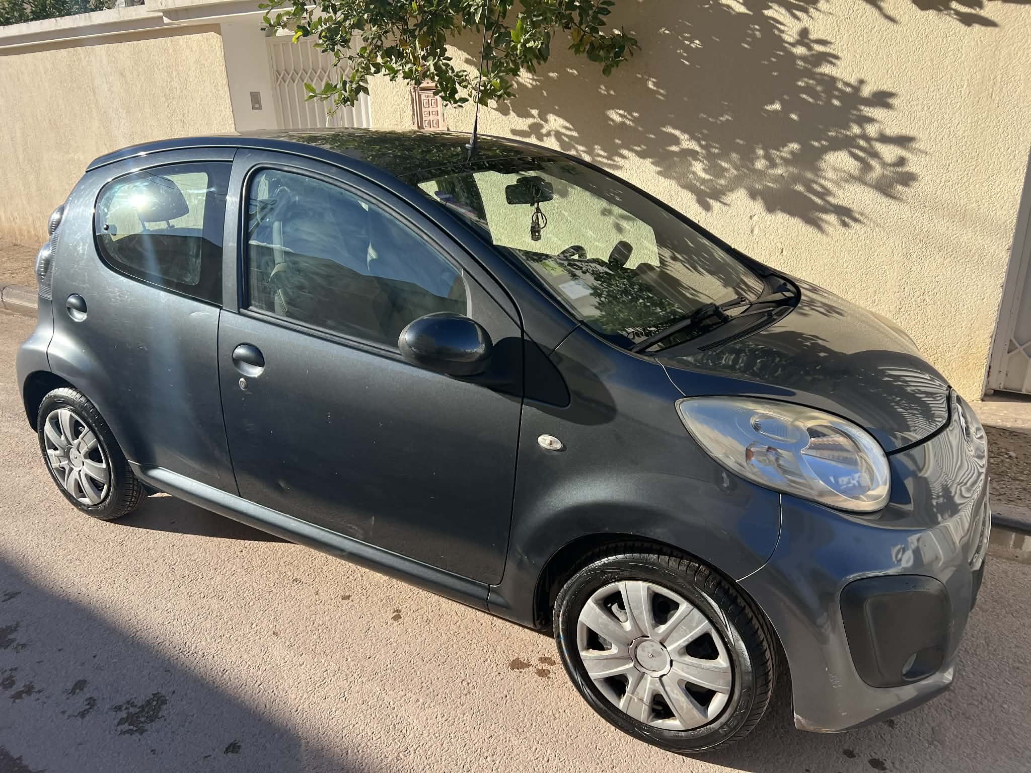 La Soukra&nbsp;Borj Louzir&nbsp;Citroen&nbsp;C1&nbsp;C1 cause d�part � l'�tranger