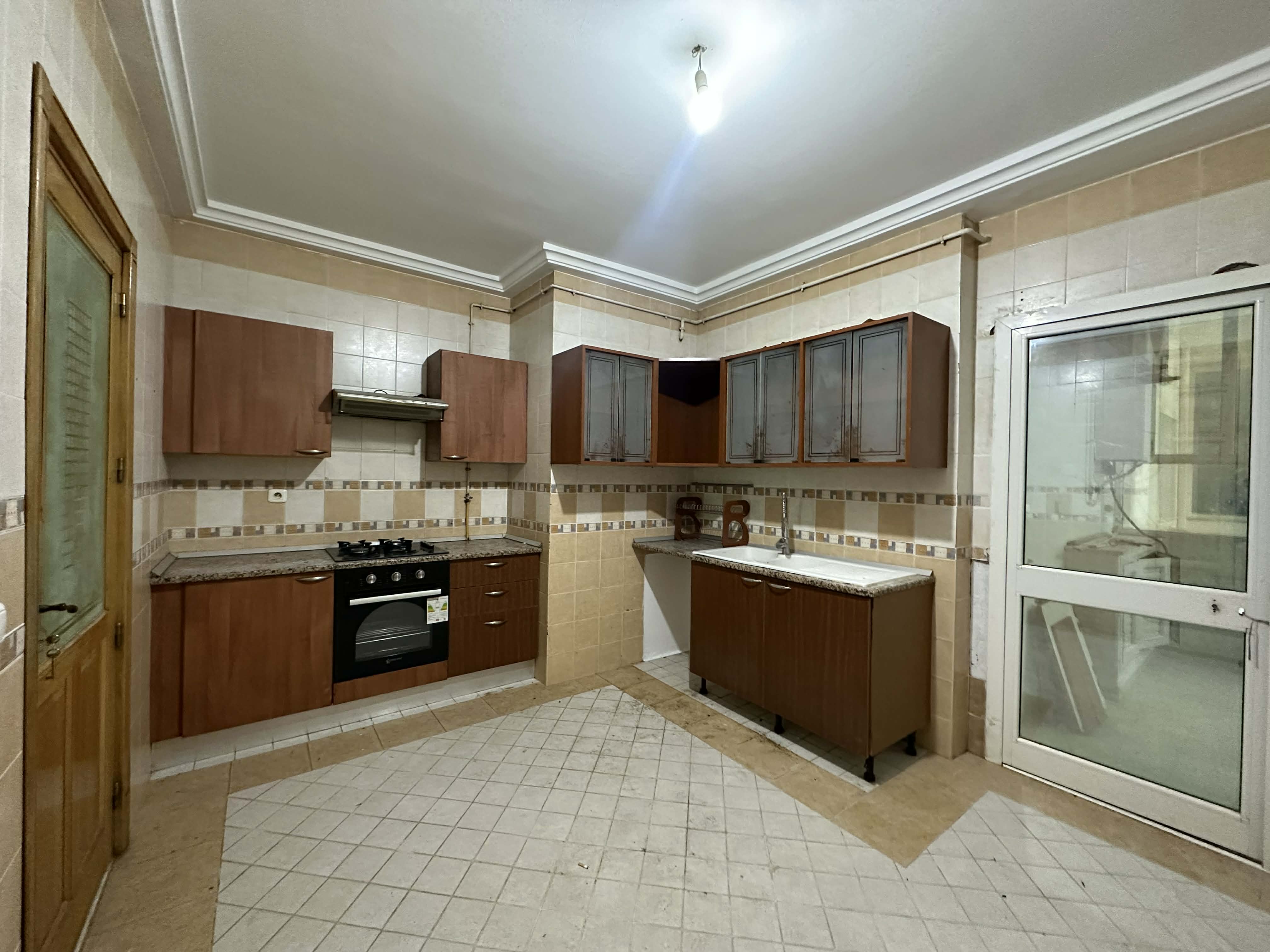 Ariana Ville Cite Ennasr 2 Location Appart. 5 pices+ Appart s4 spacieux  ennasr 2 hedi nouira