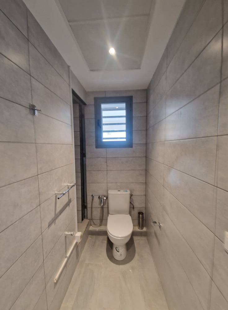 Cite El Khadra&nbsp;Zone urbaine nord&nbsp;Bureaux & Commerces&nbsp;Bureau&nbsp;Bureau h4  au lac 2