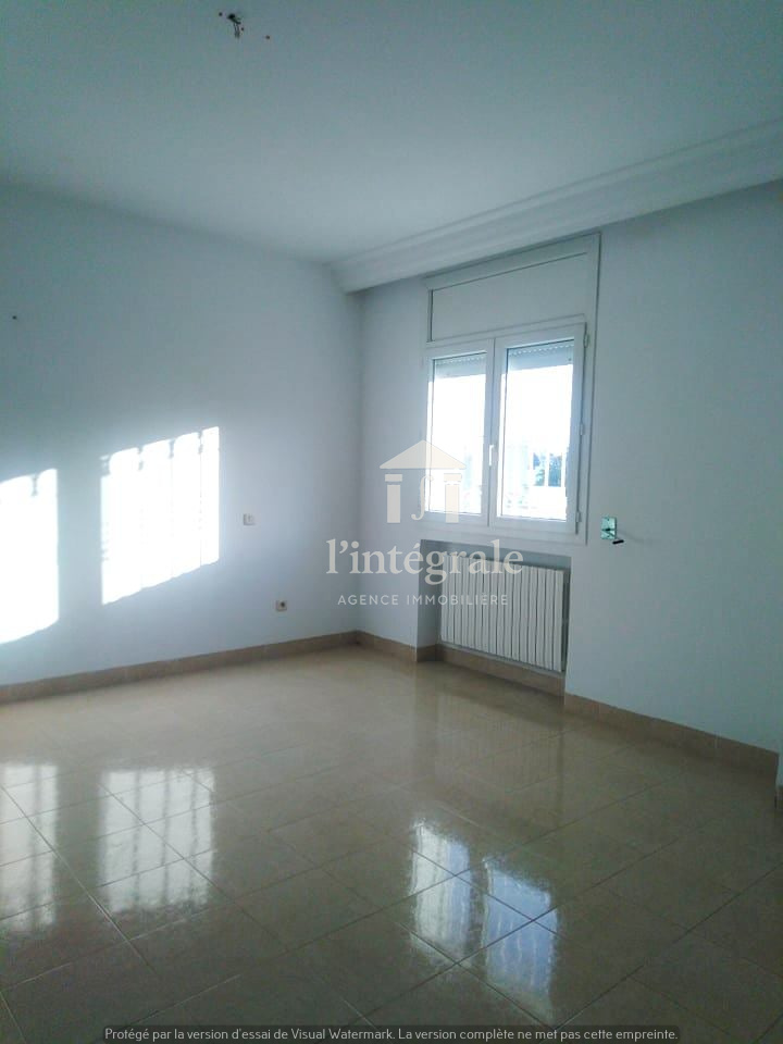 Mnihla Jardins d'el Menzah Location Maisons Villa de 3 niveaux cit lfaouz