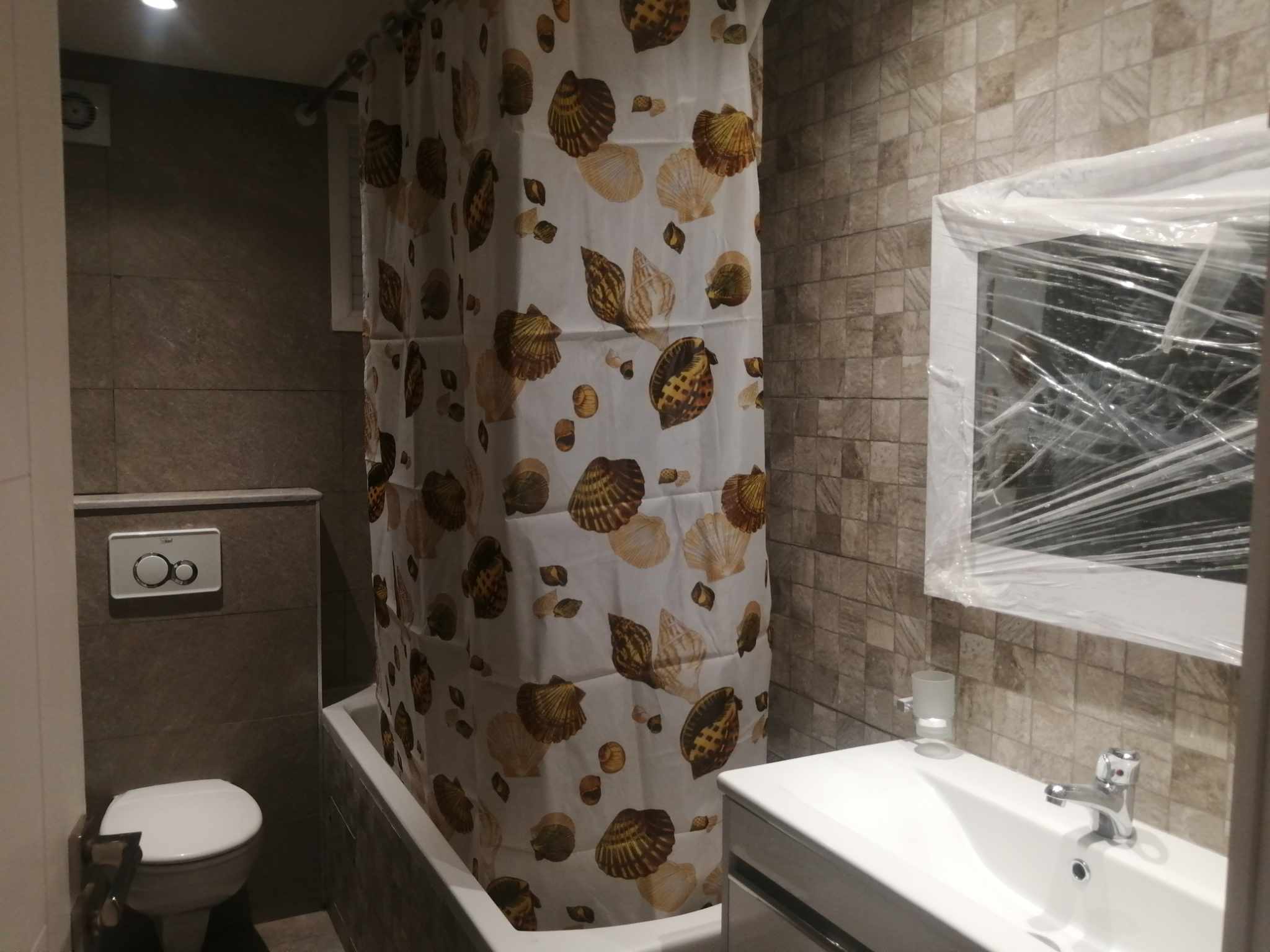 Ain Zaghouan Jardins de Carthage Location Appart. 5 pices+ Appartement s4 jardin de carthage