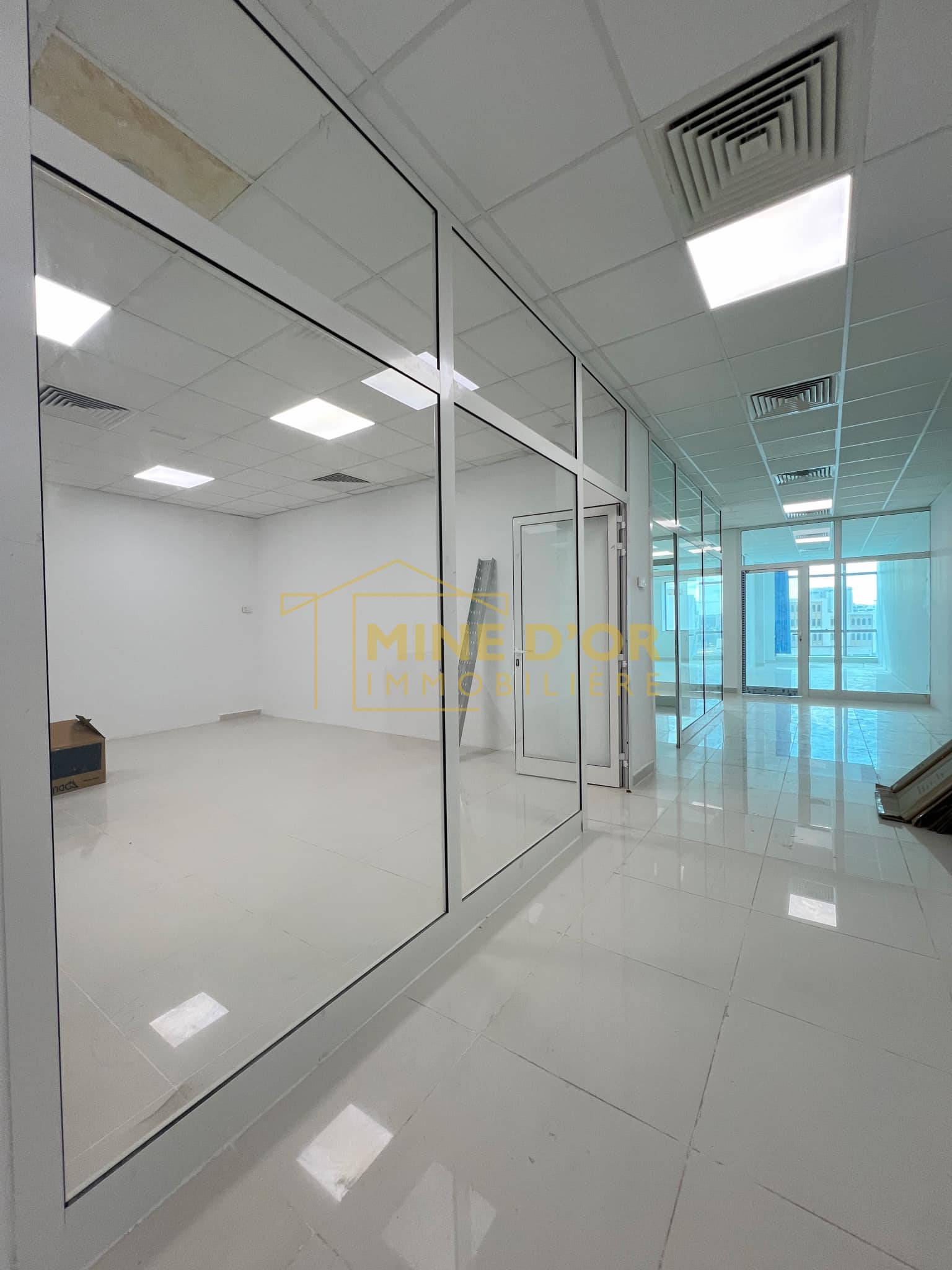 La Soukra&nbsp;Charguia 2&nbsp;Bureaux & Commerces&nbsp;Bureau&nbsp;Al plateau neuf 620 m au coeur charguia 2