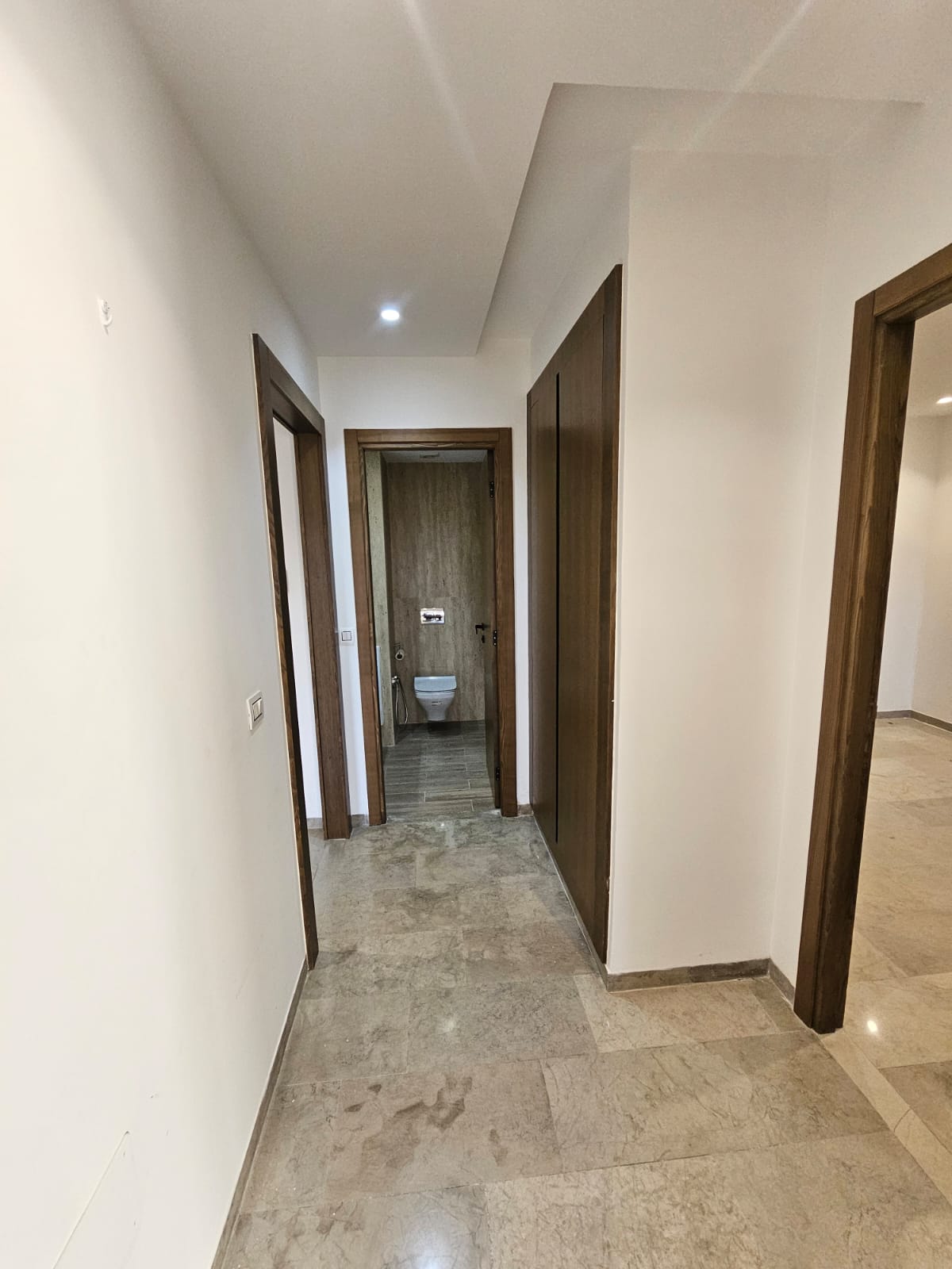 Ain Zaghouan&nbsp;Ain Zaghouan&nbsp;Location&nbsp;Appart. 3 pi�ces&nbsp;S plus deux haut standing � la nv soukra