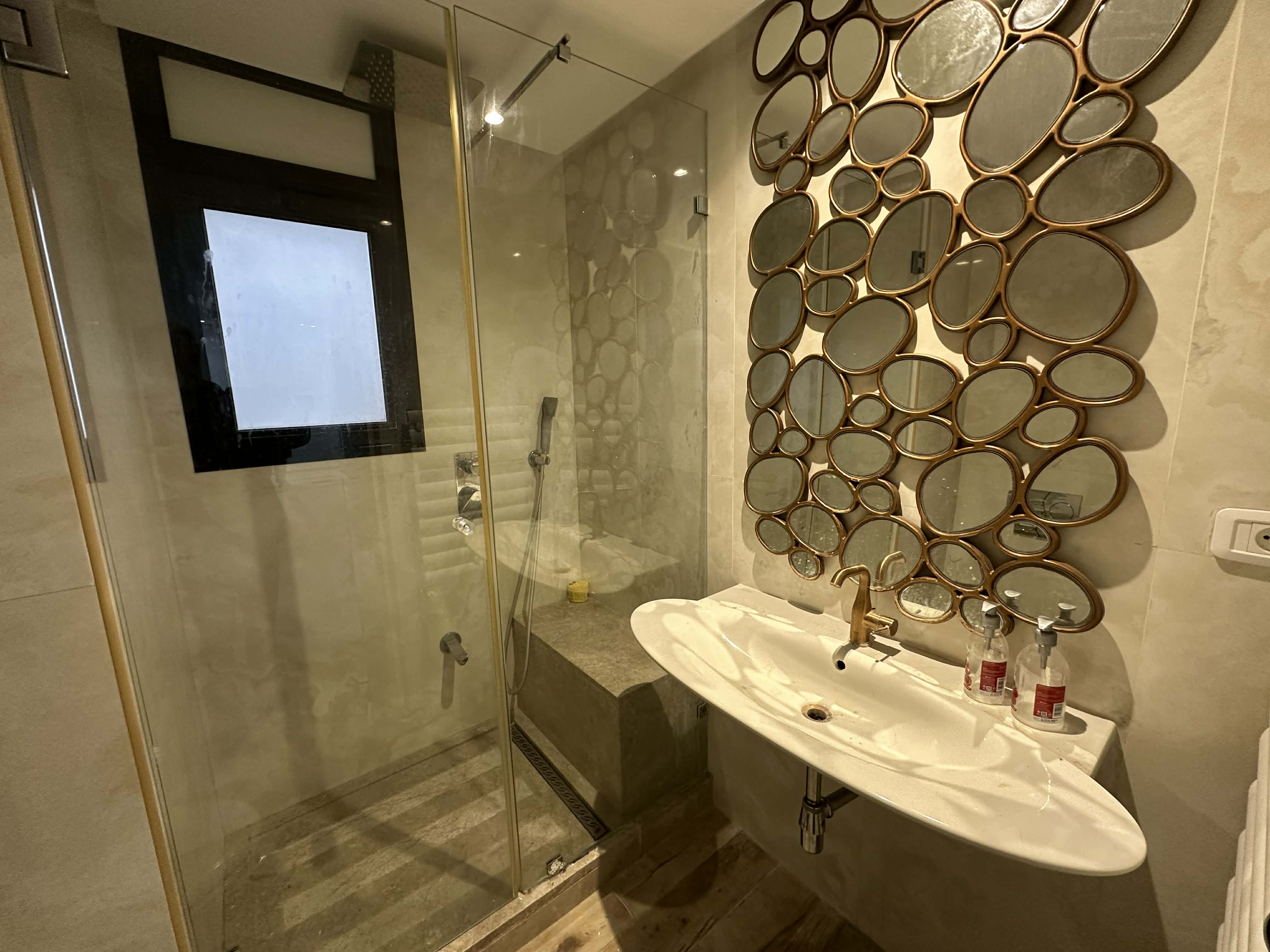 Ariana Ville&nbsp;Cite Ennasr 2&nbsp;Location&nbsp;Appart. 4 pi�ces&nbsp;Appart s3 avec une terrasse � ennasr 2 hedi nouira