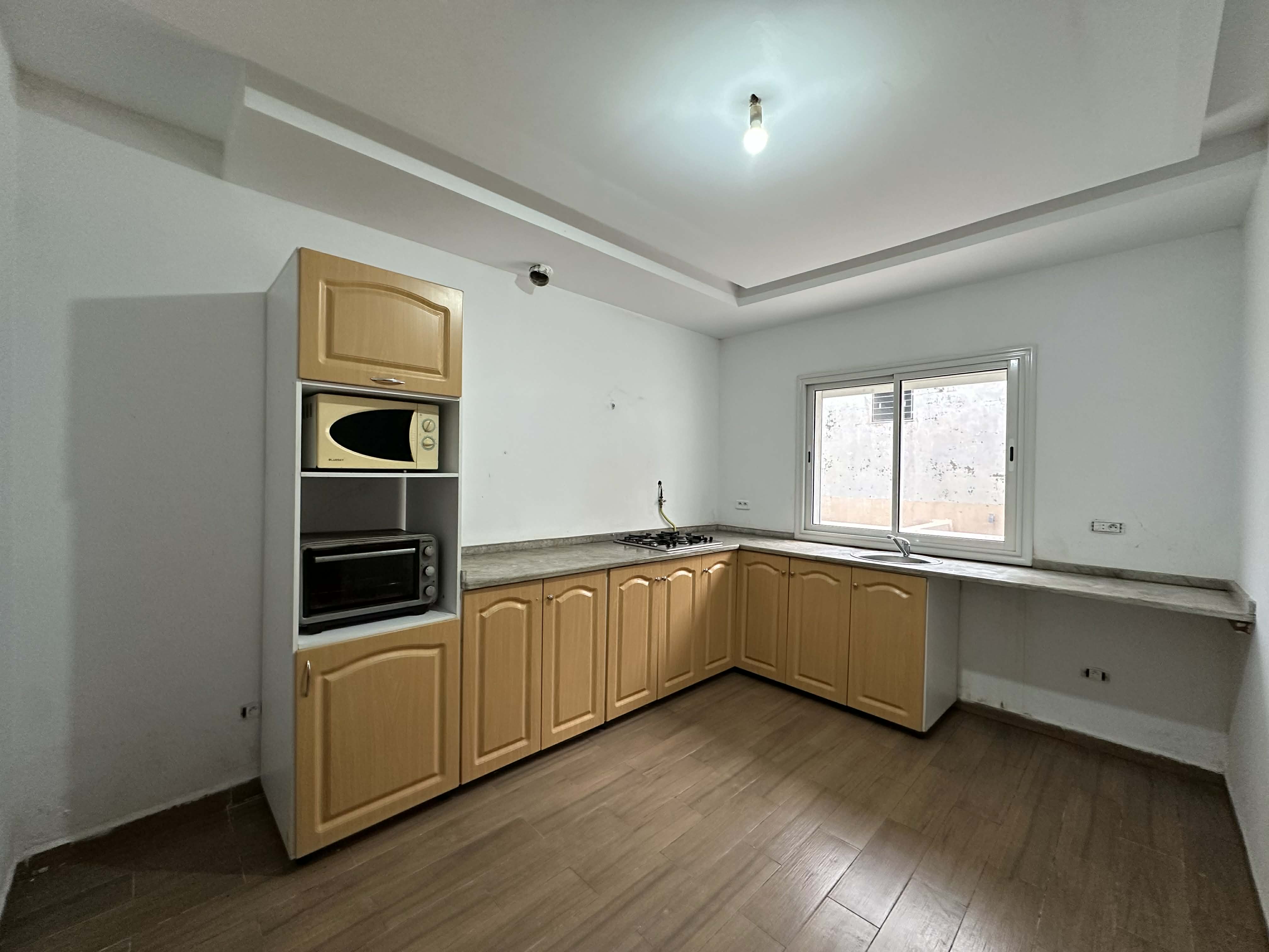 Ariana Ville&nbsp;Cite Ennasr 2&nbsp;Location&nbsp;Appart. 4 pi�ces&nbsp;Etage de villa s3 avec terrasse � ennassr