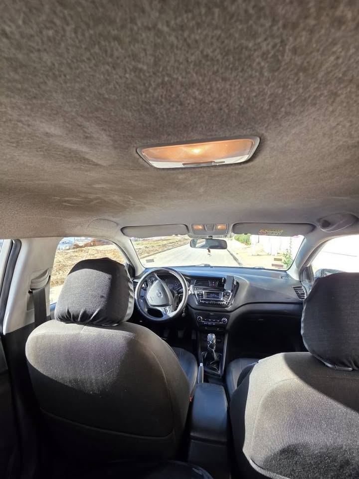 Mnihla&nbsp;Jardins d'el Menzah&nbsp;Hyundai&nbsp;Autre Mod�le&nbsp;Hyundai i20 en tr�s bon �tat