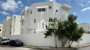 Ariana Ville&nbsp;El Menzah 8&nbsp;Location&nbsp;Autre&nbsp;Immeuble usage bureautique de 600m2