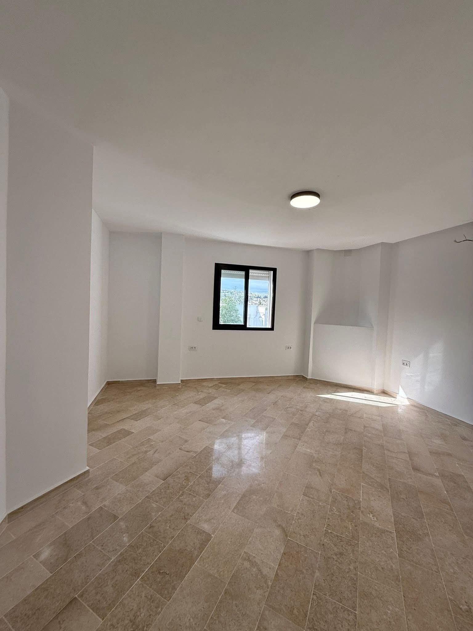 Ariana Ville&nbsp;El Menzah 7&nbsp;Bureaux & Commerces&nbsp;Bureau&nbsp;Des bureaux h2 1500 ht menzah 7