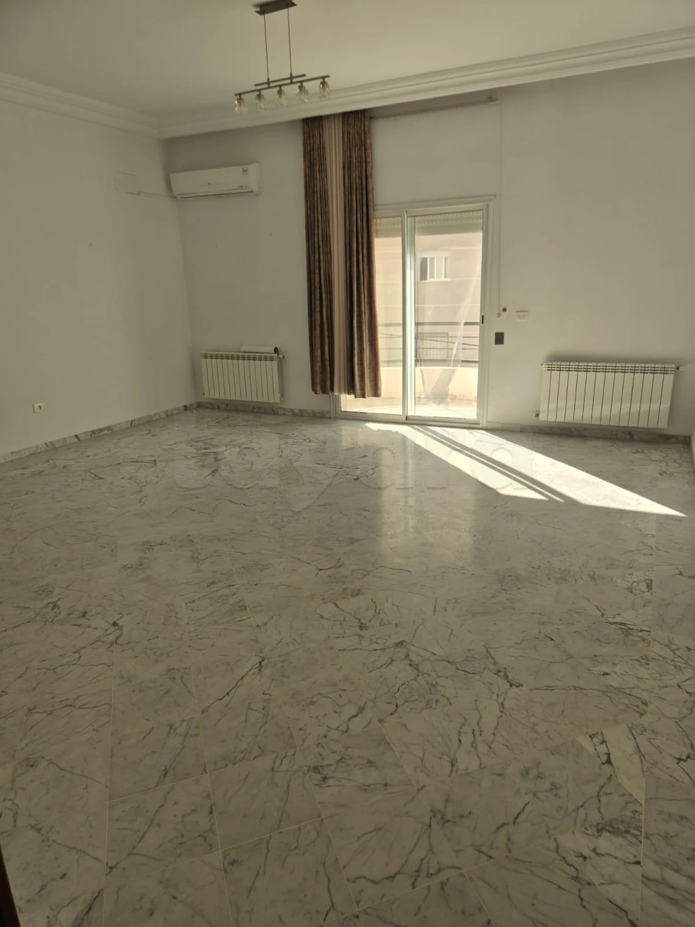 Ariana Ville&nbsp;Ariana&nbsp;Location&nbsp;Appart. 4 pi�ces&nbsp;Jolie appartement haut standing