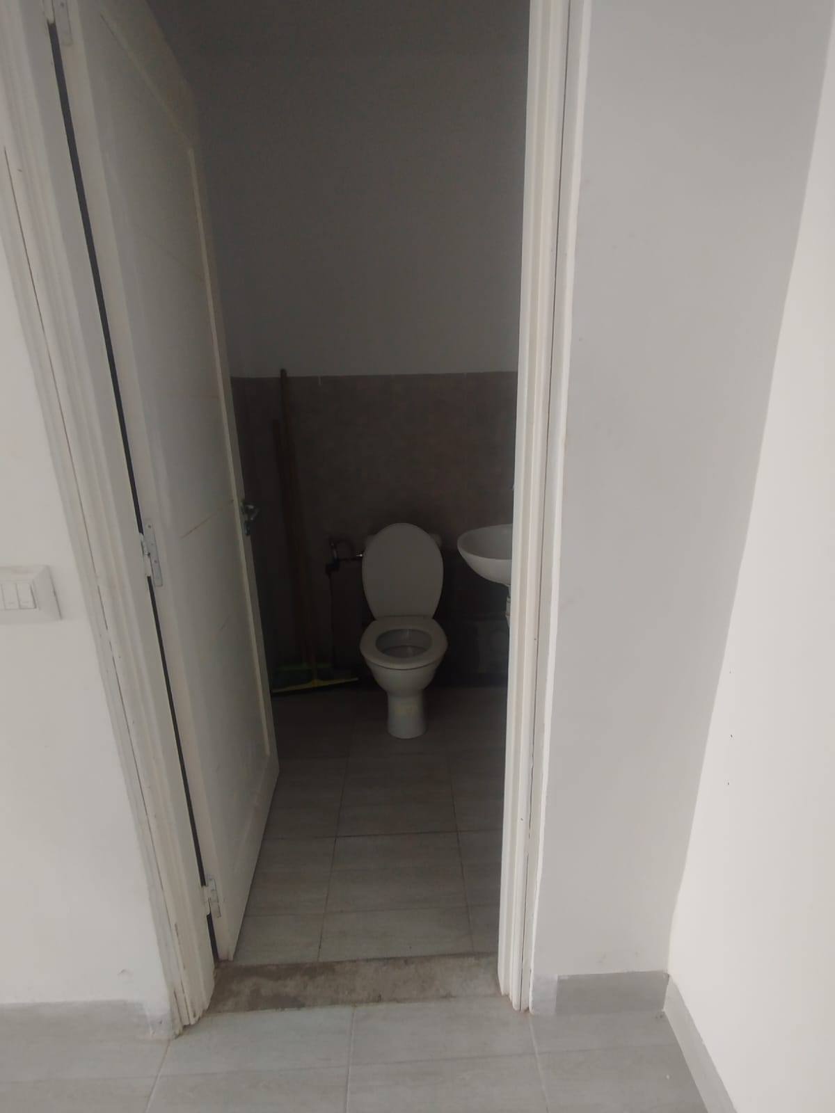 Hammam Chatt&nbsp;Borj Cedria&nbsp;Bureaux & Commerces&nbsp;Surfaces&nbsp;Local commercial pour tt usage