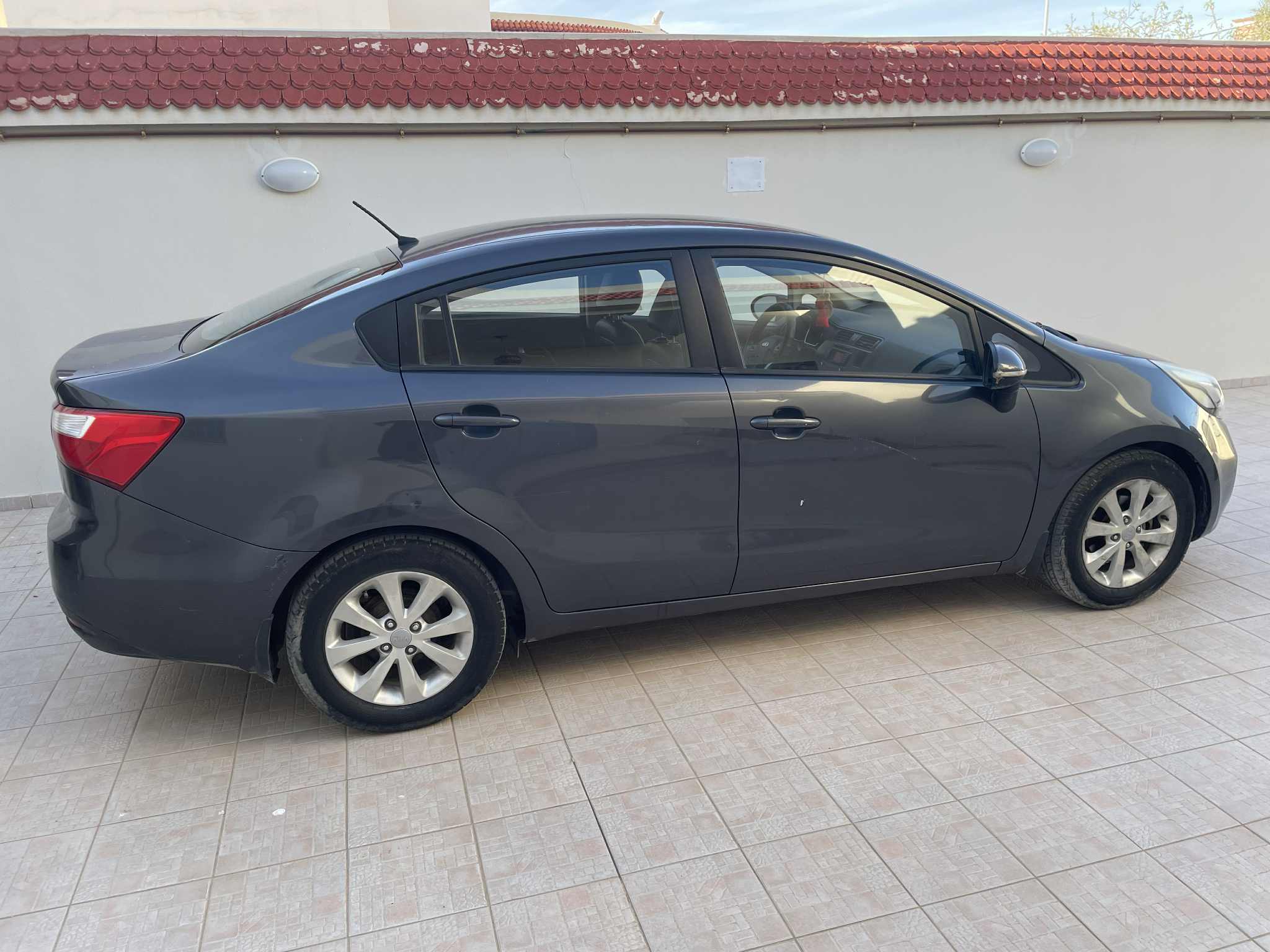 Sfax Ville&nbsp;Sfax&nbsp;Kia&nbsp;Rio&nbsp;Kia rio berline 2014  tr�s bon �tat  1�re main