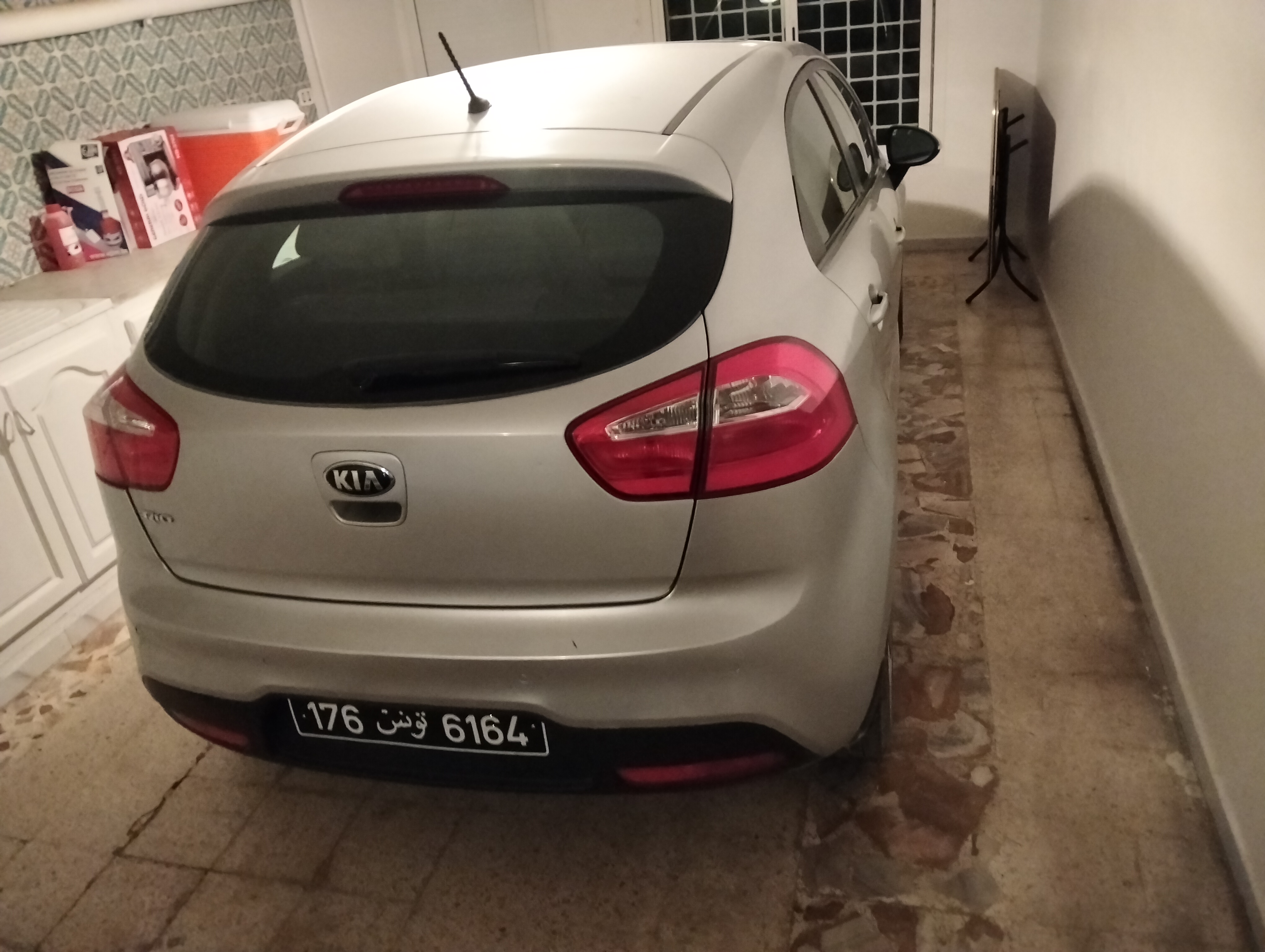 Ariana Ville&nbsp;El Menzah 7&nbsp;Kia&nbsp;Rio&nbsp;Rio mod�le emirats 6 cheveaux