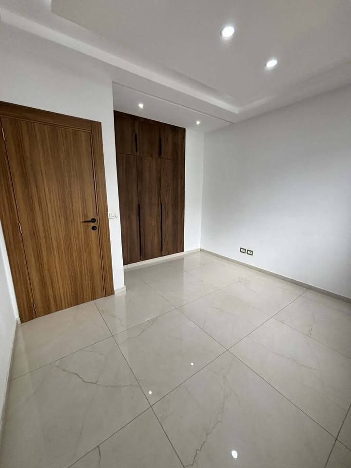 Ariana Ville&nbsp;Cite Ennasr 2&nbsp;Location&nbsp;Appart. 5 pi�ces+&nbsp;Menzah 9a agr�able appt s2 haut stg