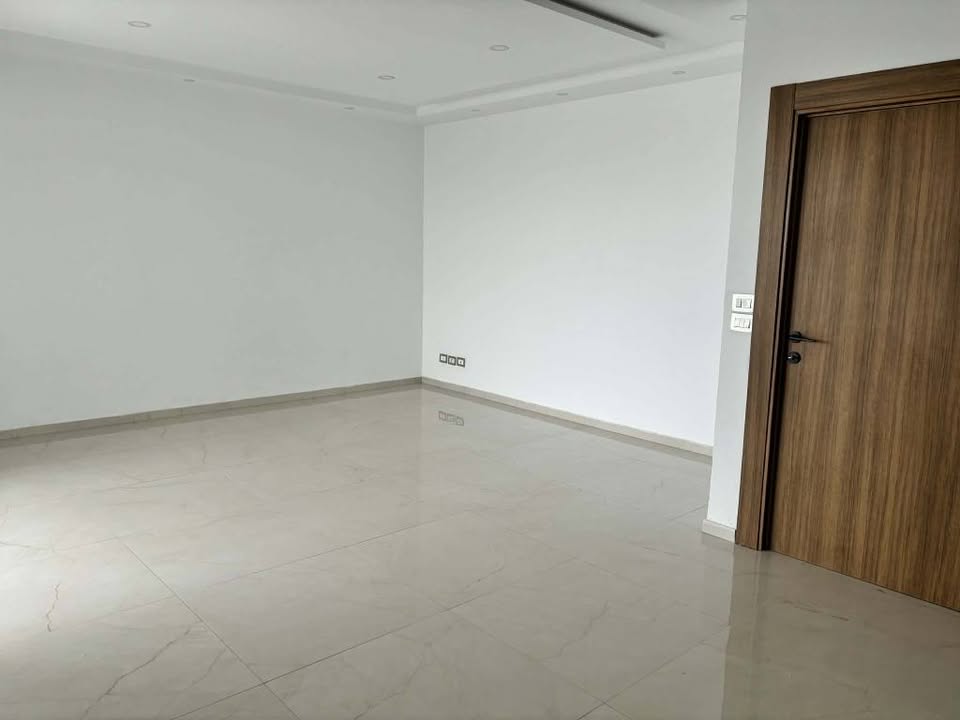 Ariana Ville&nbsp;Cite Ennasr 2&nbsp;Location&nbsp;Appart. 5 pi�ces+&nbsp;Menzah 9a agr�able appt s2 haut stg