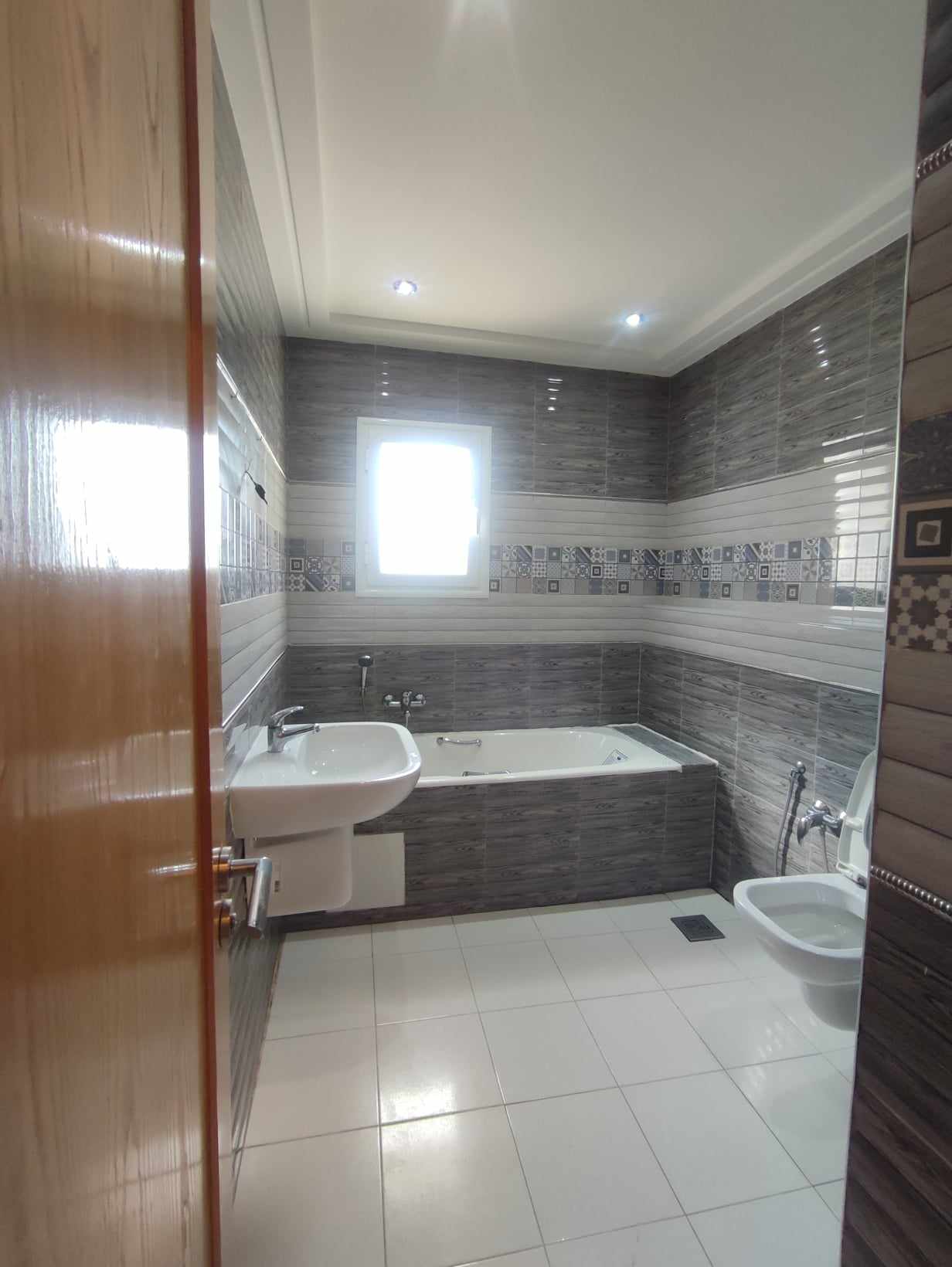 Bou Mhel El Bassatine&nbsp;Bou Mhel&nbsp;Location&nbsp;Appart. 3 pi�ces&nbsp;Appart s2 a bessatine boumhal