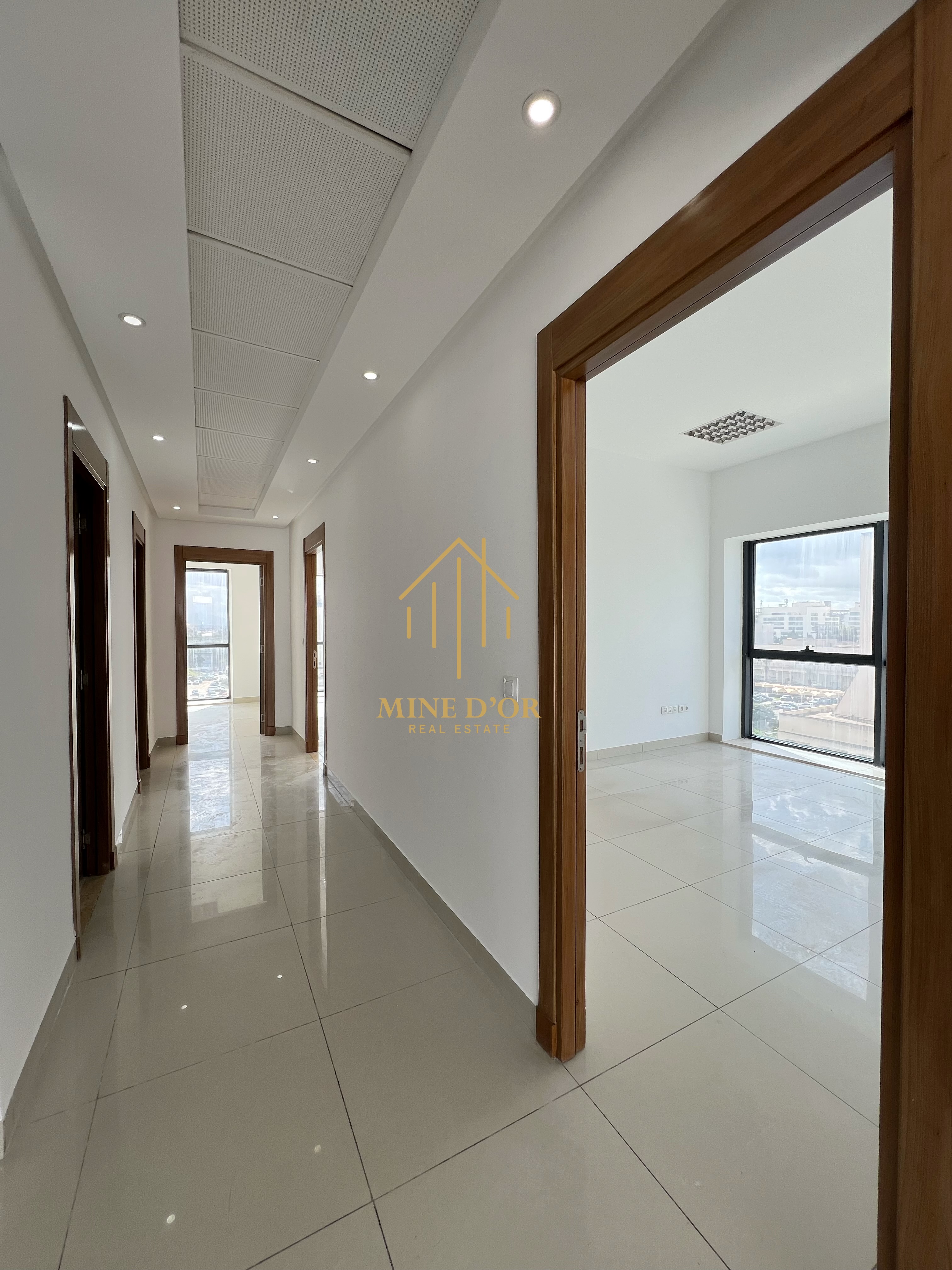 Cite El Khadra&nbsp;Zone urbaine nord&nbsp;Bureaux & Commerces&nbsp;Bureau&nbsp;Plateau spacieux 158m hts au centre urbain nord