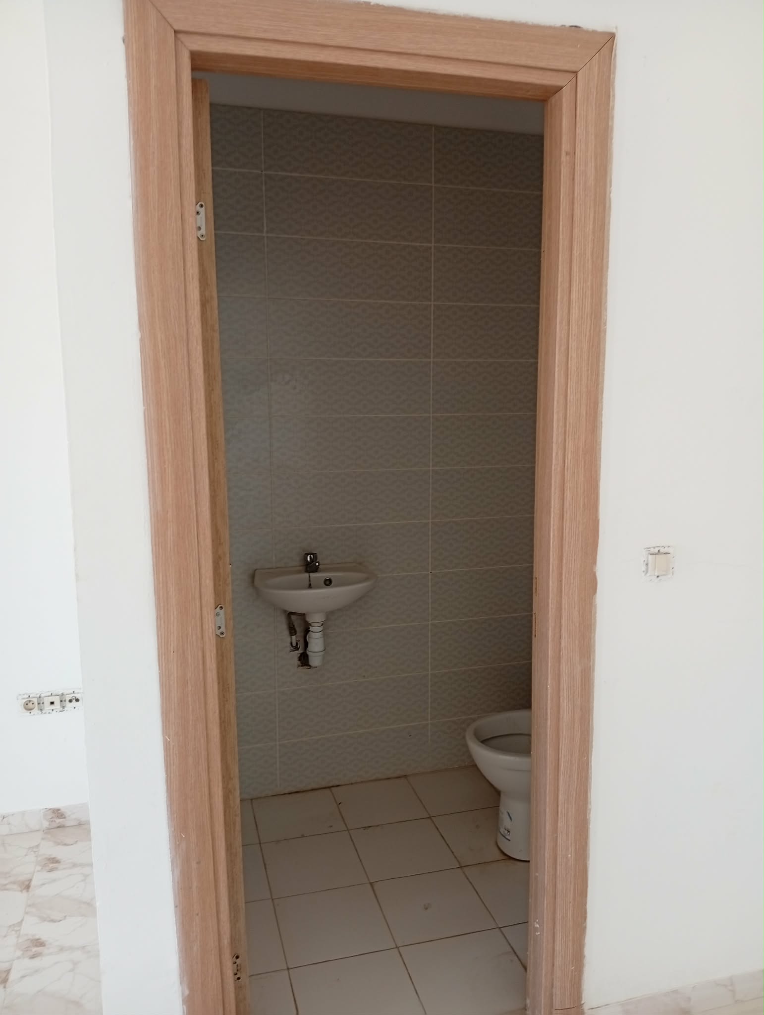 Mnihla&nbsp;Jardins d'el Menzah&nbsp;Location&nbsp;Appart. 1 pi�ce&nbsp;Commercial