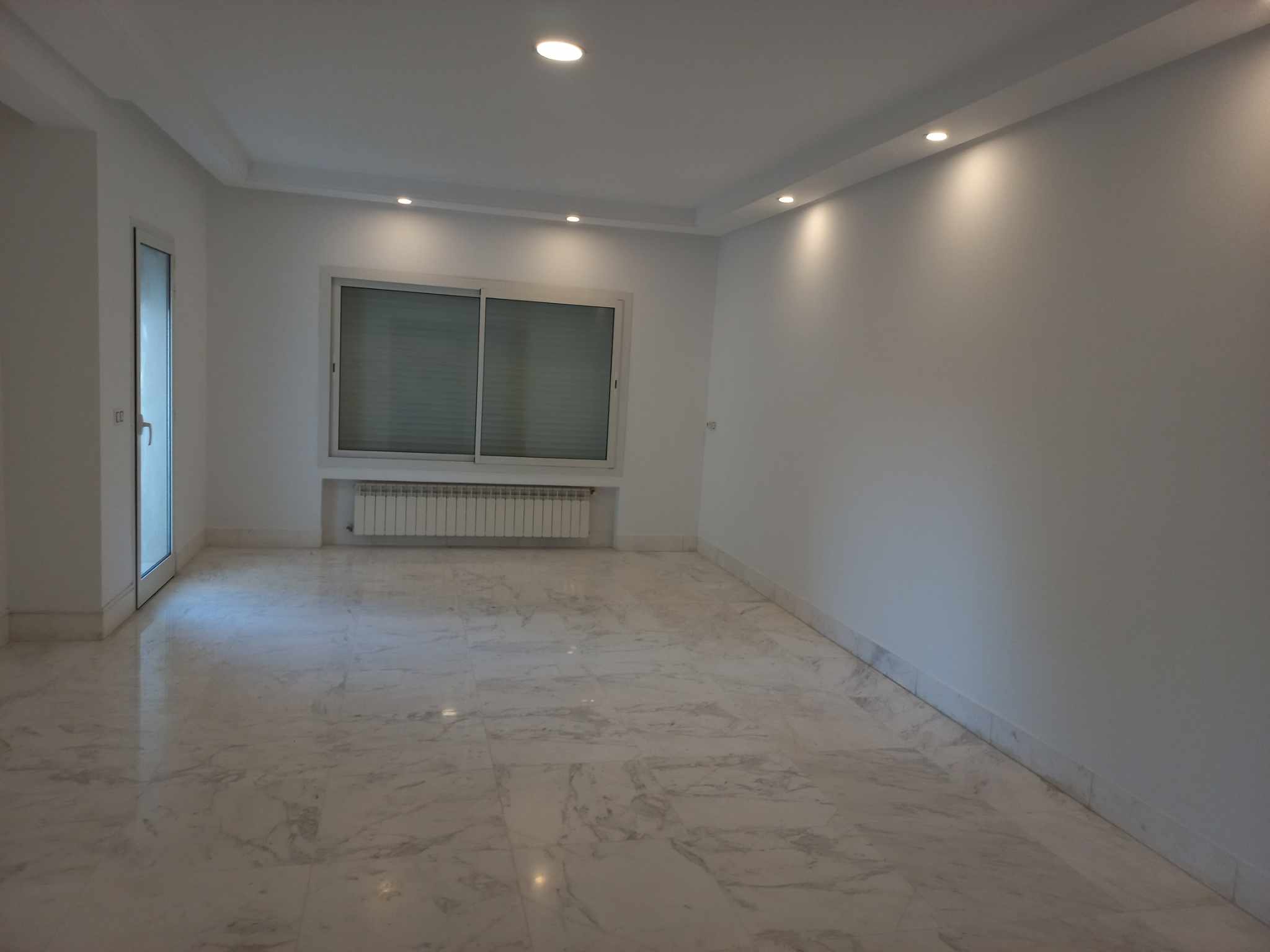 La Marsa&nbsp;El Aouina&nbsp;Location&nbsp;Appart. 2 pi�ces&nbsp;S2 spacieux pas loin du closerie ain zaghouan