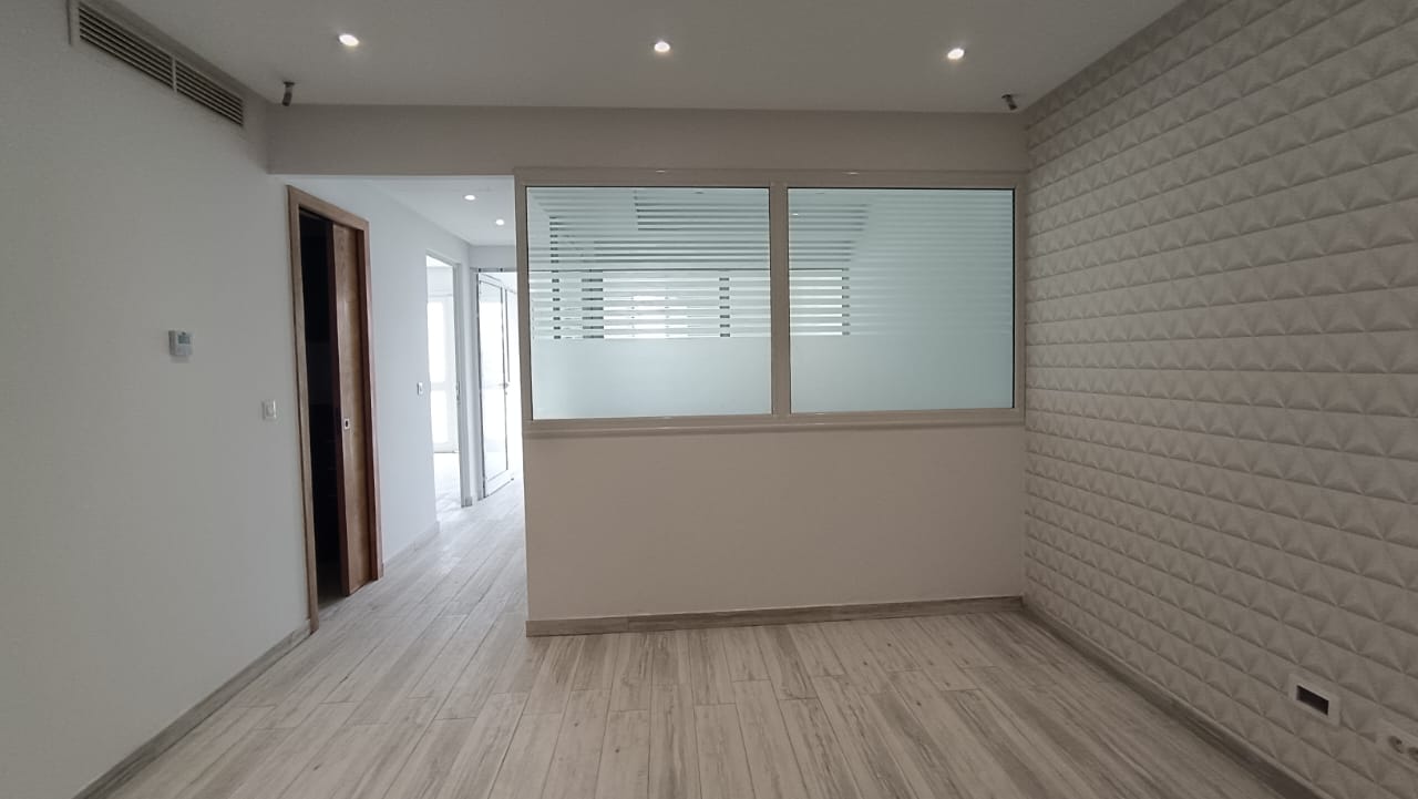 El Menzah&nbsp;Tunis Belvedere&nbsp;Bureaux & Commerces&nbsp;Bureau&nbsp;Bureau  ht standing grand accueil et 03 pieces
