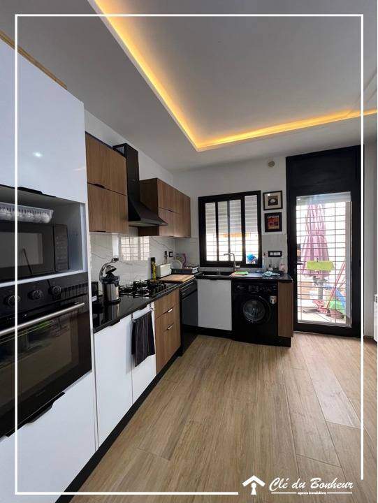 La Soukra&nbsp;Chotrana 1&nbsp;Vente&nbsp;Duplex&nbsp;Superbe triplex � chotrana 1