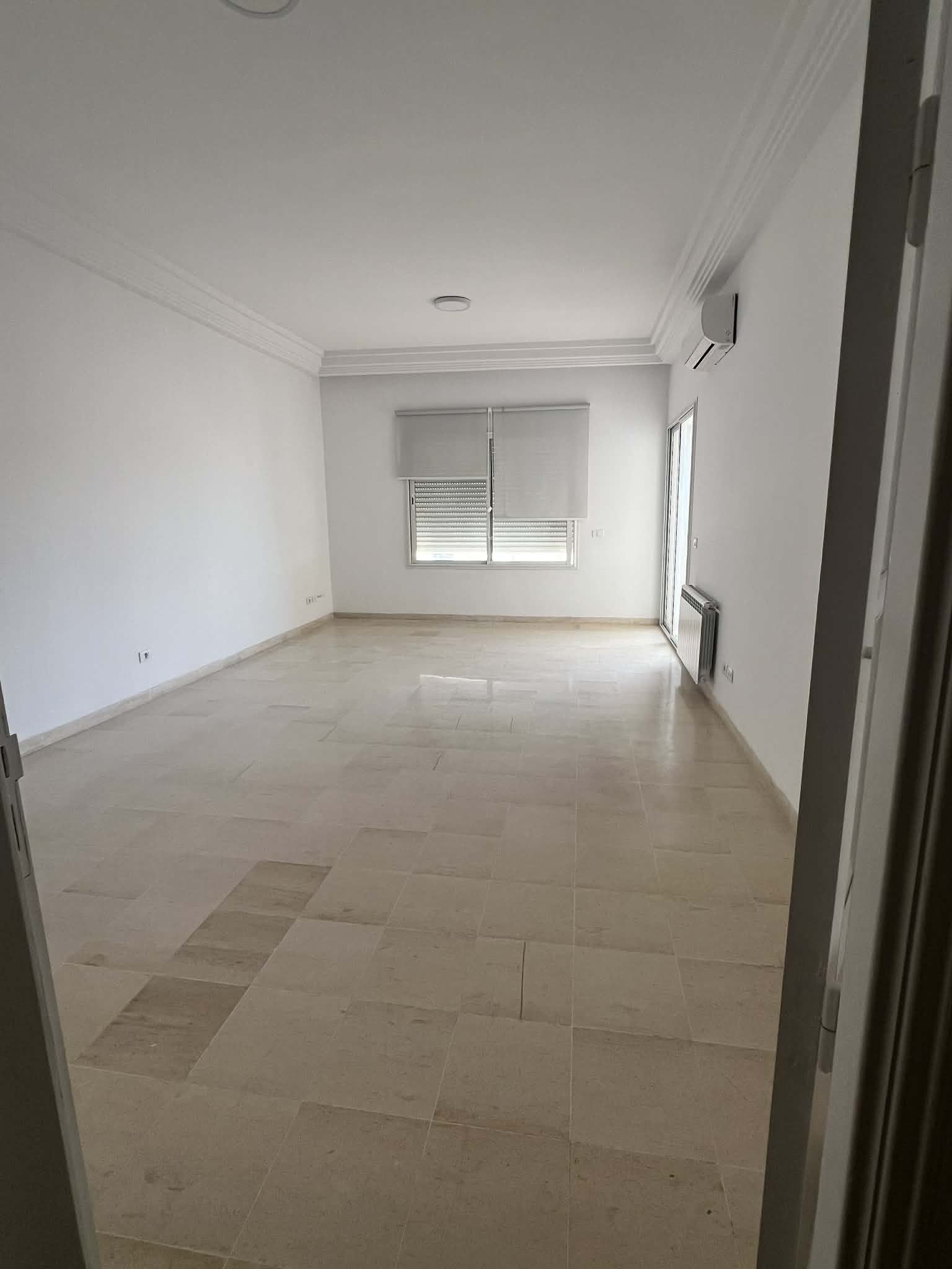 La Marsa&nbsp;Berge Du Lac&nbsp;Location&nbsp;Appart. 5 pi�ces+&nbsp;Bureau hall et 6 pi�ces au lac 2