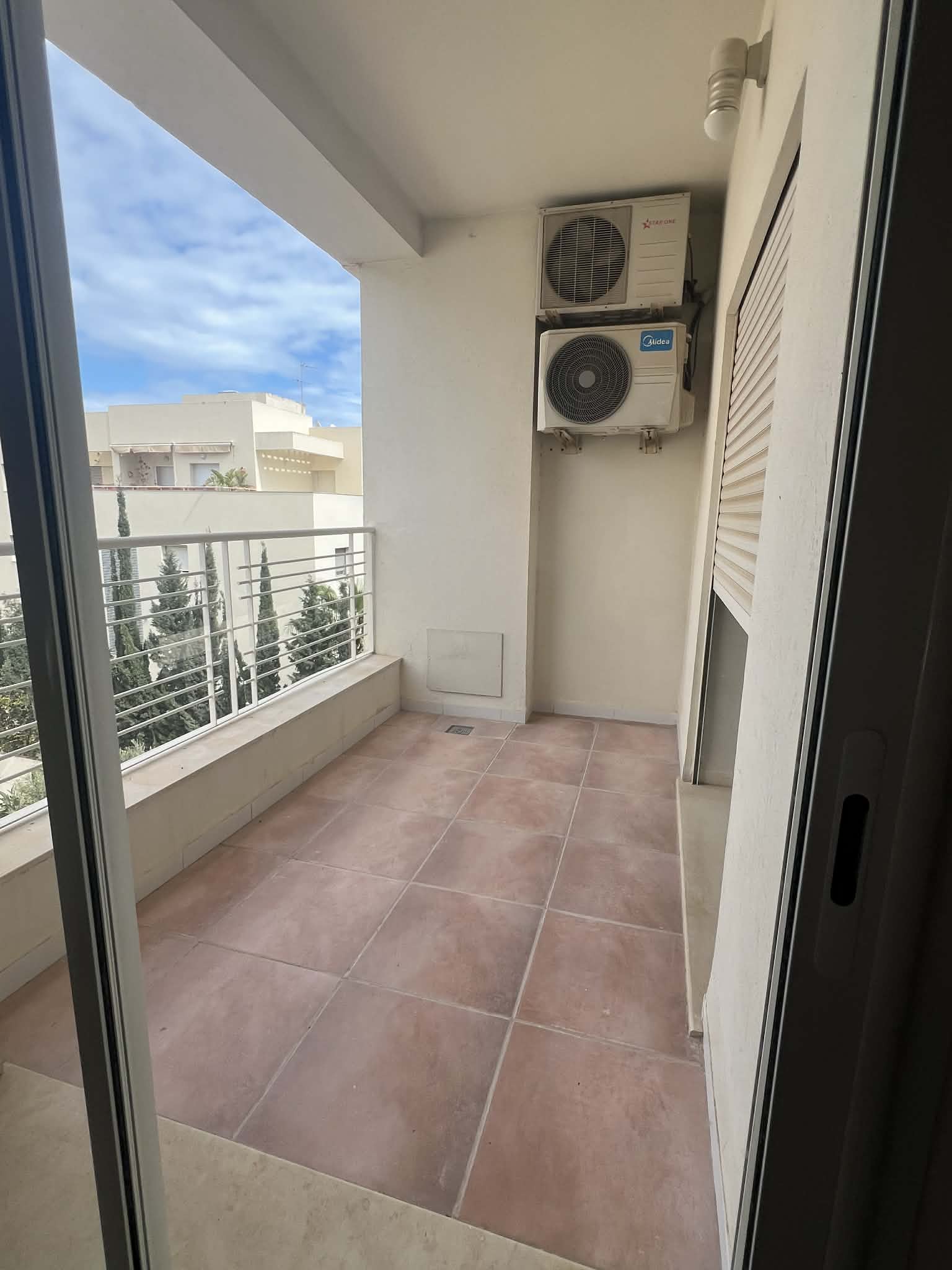 La Marsa&nbsp;Berge Du Lac&nbsp;Location&nbsp;Appart. 5 pi�ces+&nbsp;Bureau hall et 6 pi�ces au lac 2