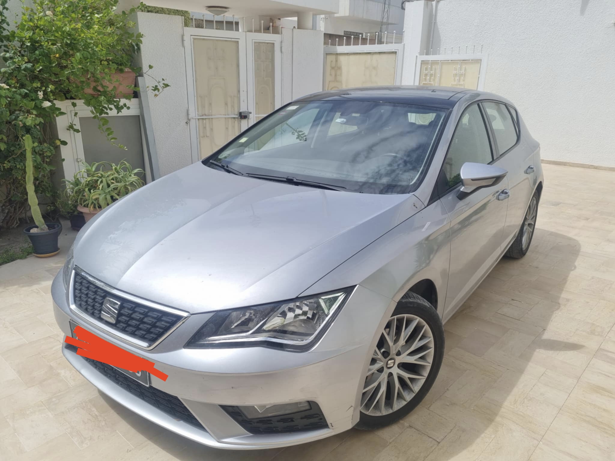 Mnihla&nbsp;Jardins d'el Menzah&nbsp;Seat&nbsp;Leon&nbsp;Vends seat leon