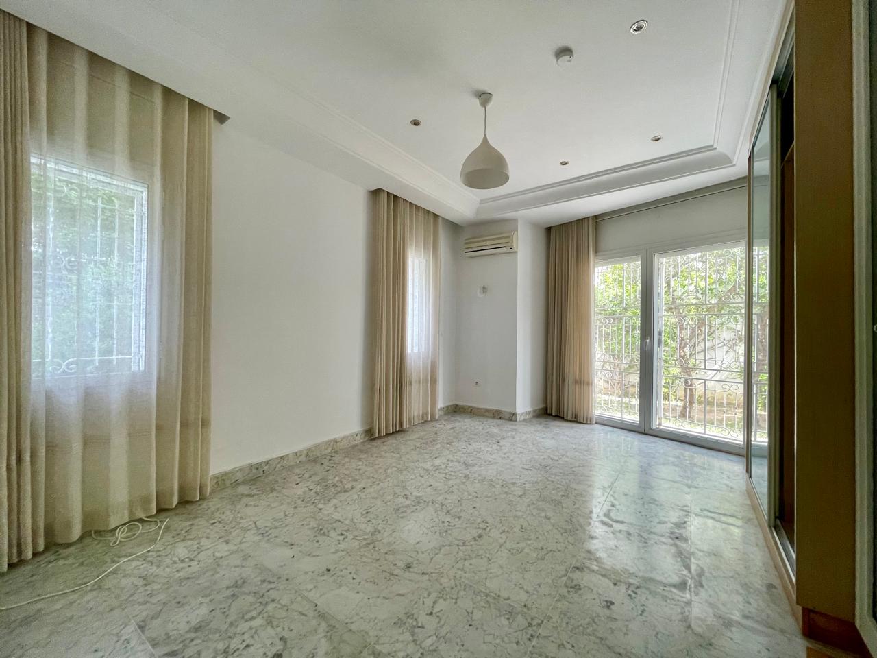 La Marsa&nbsp;Gammart&nbsp;Location&nbsp;Maisons&nbsp;Villa s6 avec jardin � gammarfth