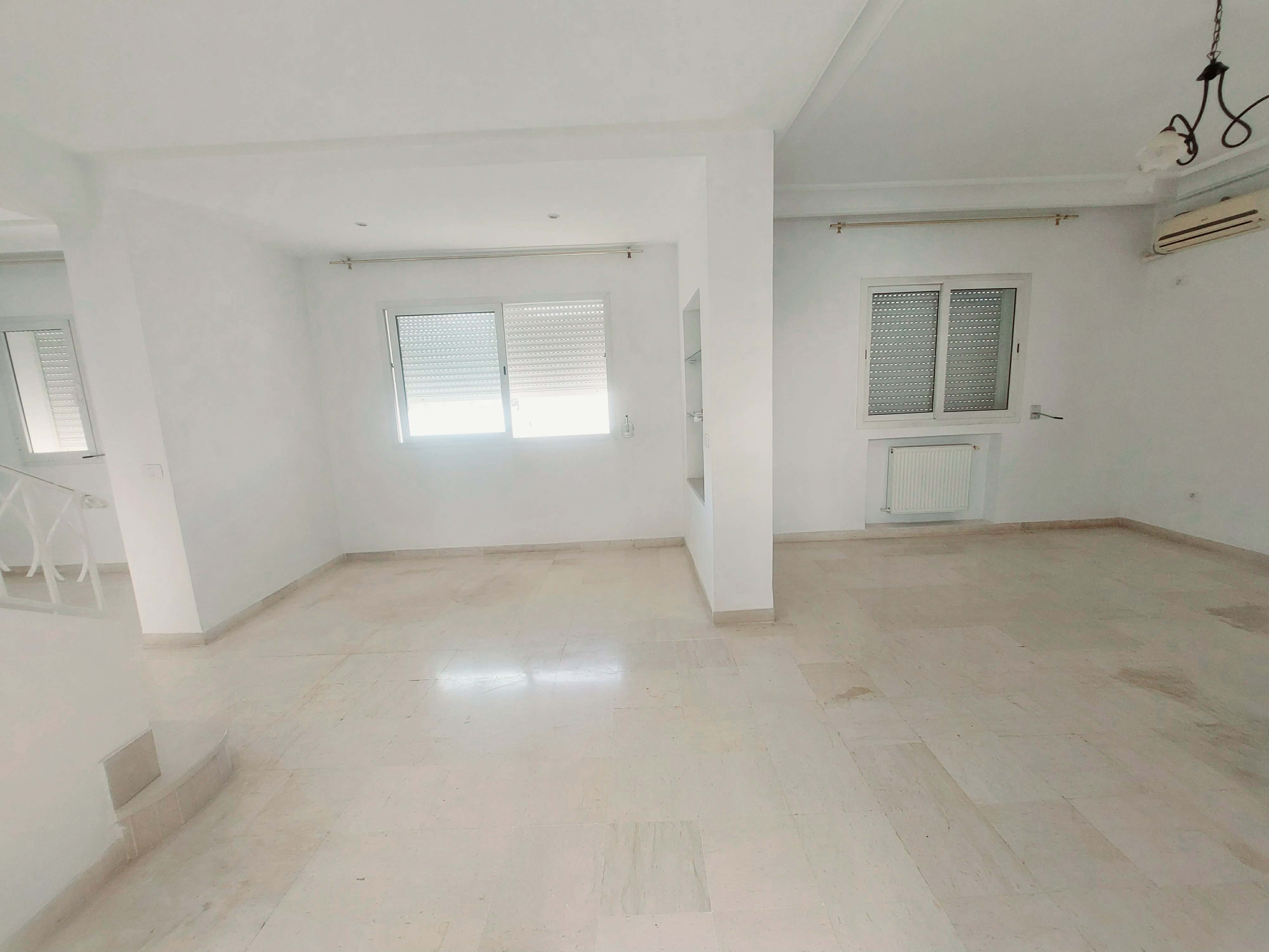 La Marsa&nbsp;Cite Du Stade&nbsp;Location&nbsp;Duplex&nbsp;Superbe duplex 150 m2  la marsa tabek  3 chambres