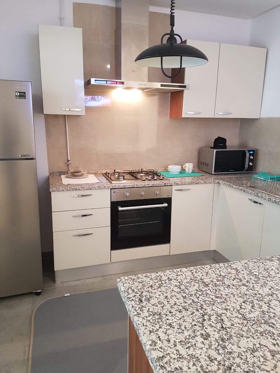 Ariana Ville&nbsp;Cite Ennasr 2&nbsp;Location&nbsp;Appart. 2 pi�ces&nbsp;Superbe s1 haut standing � ennasr 2 avec jardin