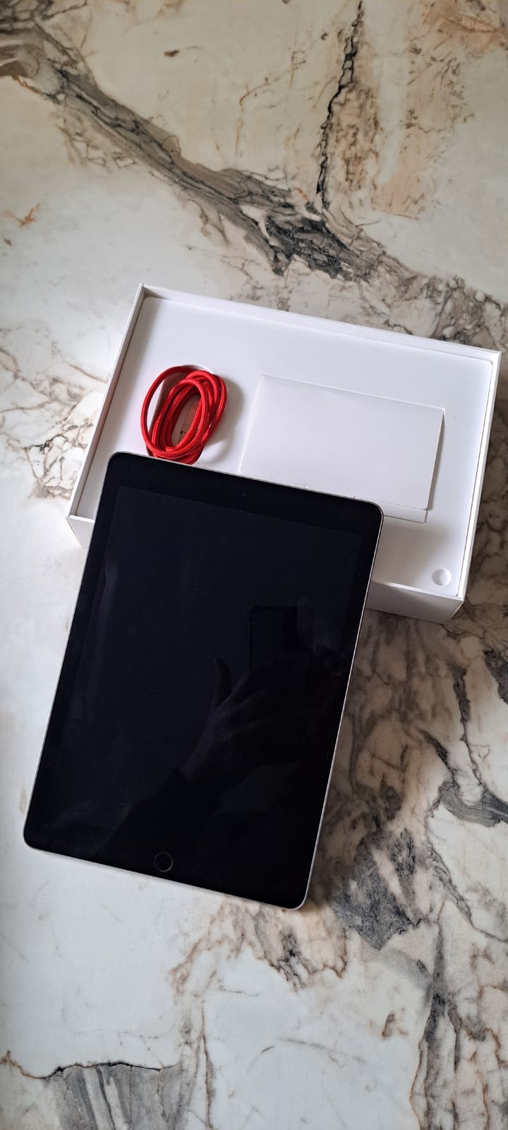 Ariana Ville&nbsp;Ariana&nbsp;Apple - iPhone&nbsp;Autre Mod�le&nbsp;Ordinateur portable asus et  ipad pro