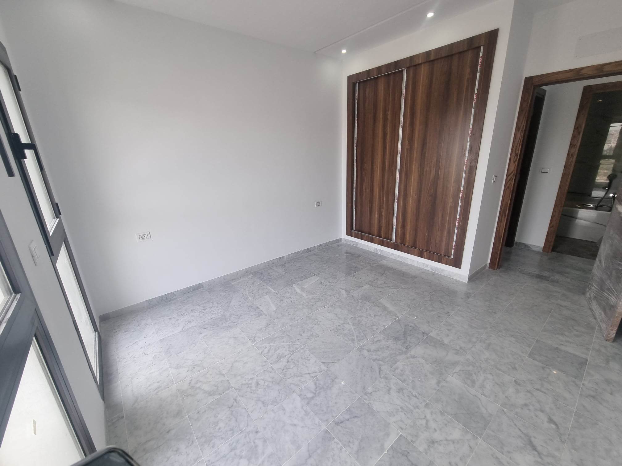 Ain Zaghouan&nbsp;Ain Zaghouan&nbsp;Location&nbsp;Appart. 4 pi�ces&nbsp;S plus trois tr�s ensoleill� � la nv sokra