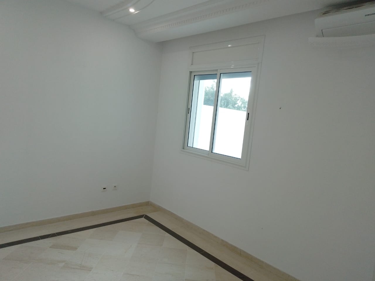 Sfax Sud&nbsp;Merkez Kassas&nbsp;Location&nbsp;Appart. 2 pi�ces&nbsp;Splus1 sur la rte principale manzel chaker km4