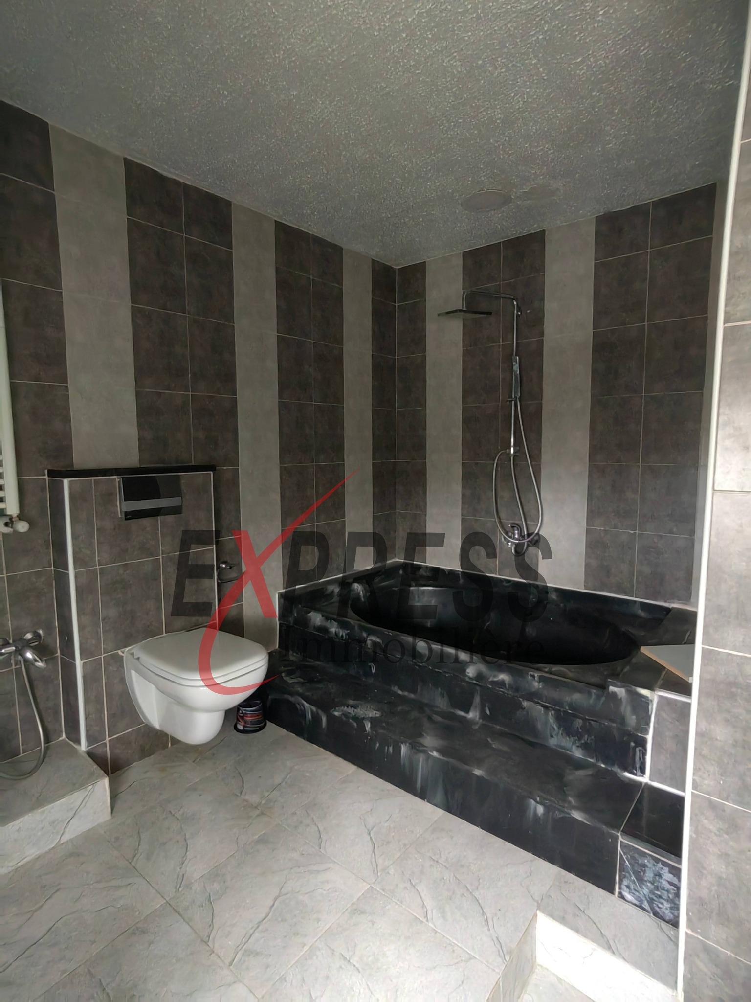 El Menzah&nbsp;Mutuelle Ville&nbsp;Location&nbsp;Appart. 4 pi�ces&nbsp;Appartement s3 retap� � neuf
