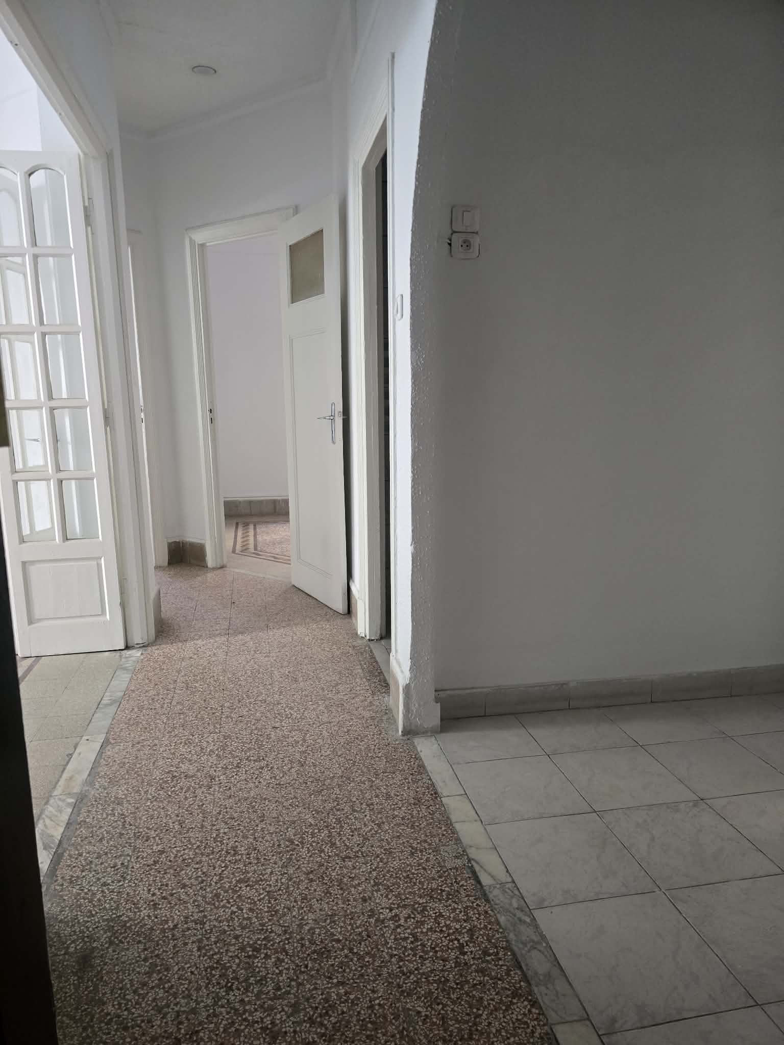 Bab Bhar&nbsp;Bab Bhar&nbsp;Bureaux & Commerces&nbsp;Bureau&nbsp;Bureau � rue de palestine tunis