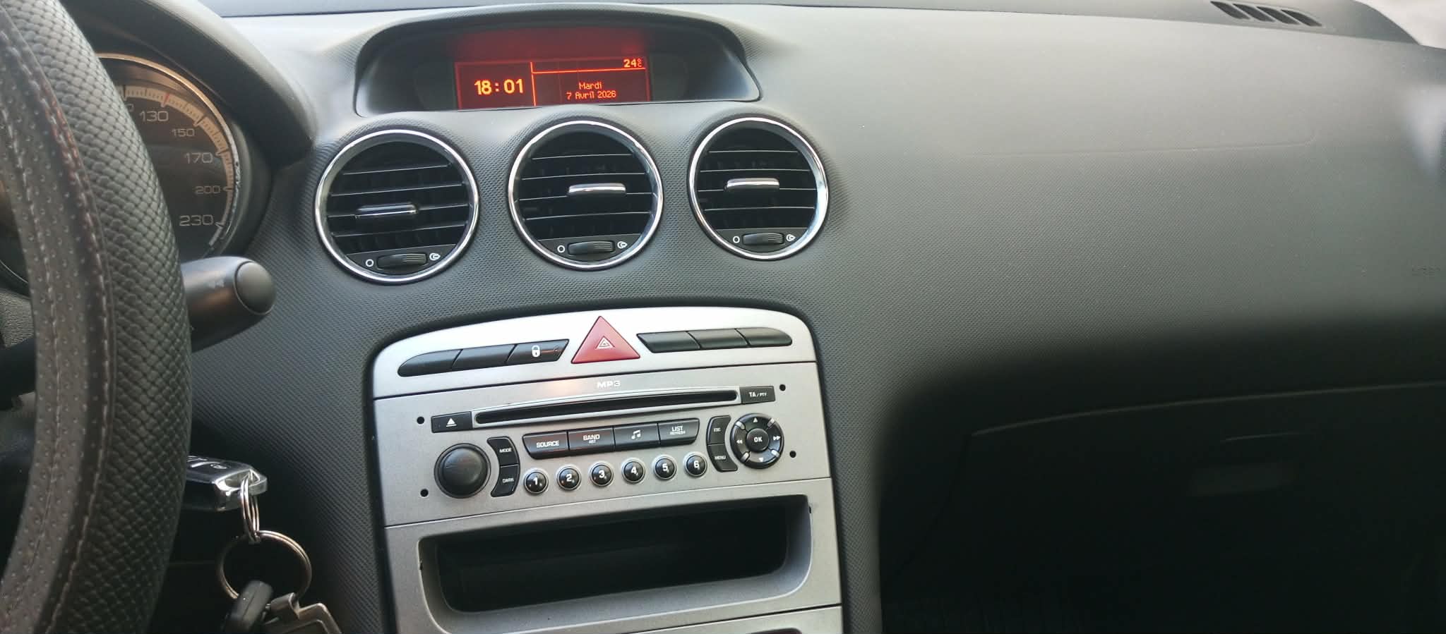 Le Bardo&nbsp;Le Bardo&nbsp;Peugeot&nbsp;308&nbsp;Voiture de femme