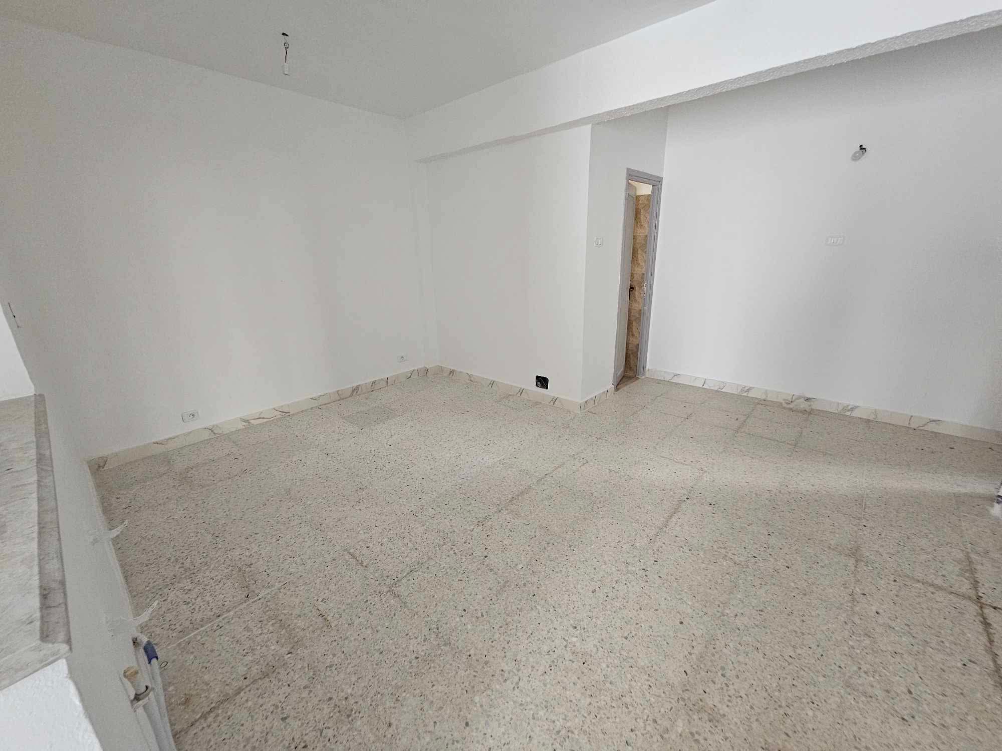 Ariana Ville&nbsp;El Menzah 5&nbsp;Bureaux & Commerces&nbsp;Bureau&nbsp;Rdc de villa menzah 5 bureautique ou habitation